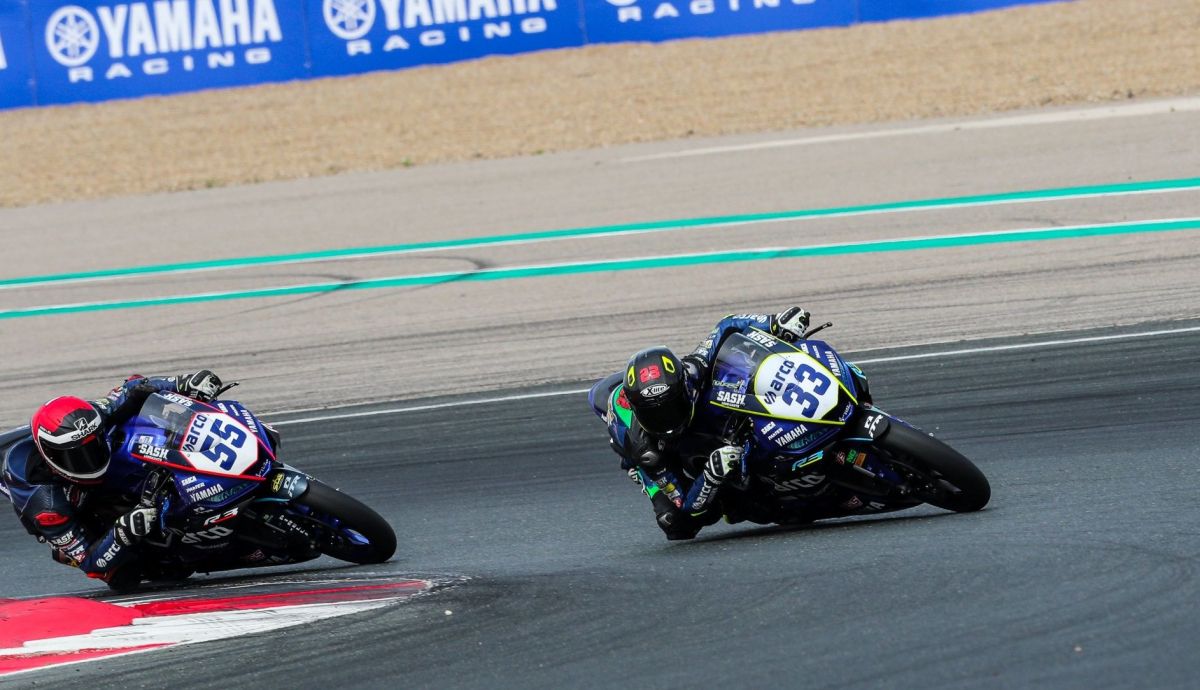 Gonzalo Sánchez se impuso a su compañero Unai Calatayud en la primera carrera de Supersport 300