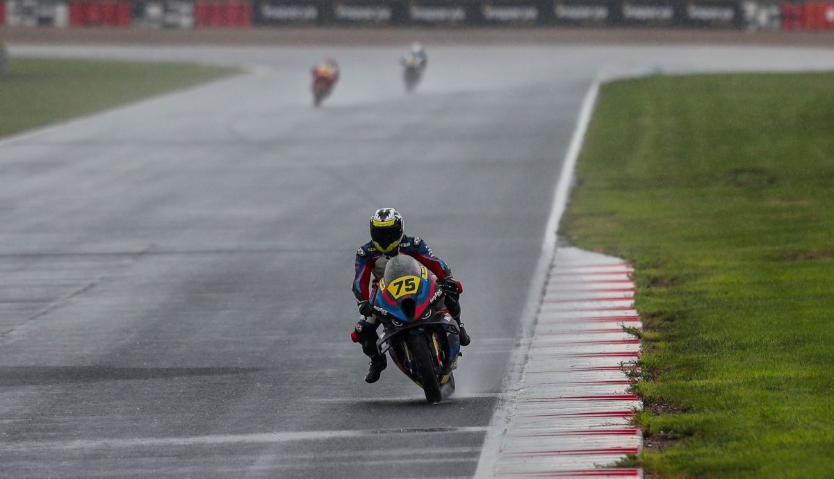 Ivo Lopes arrasaba en lluvia para completar el doblete
