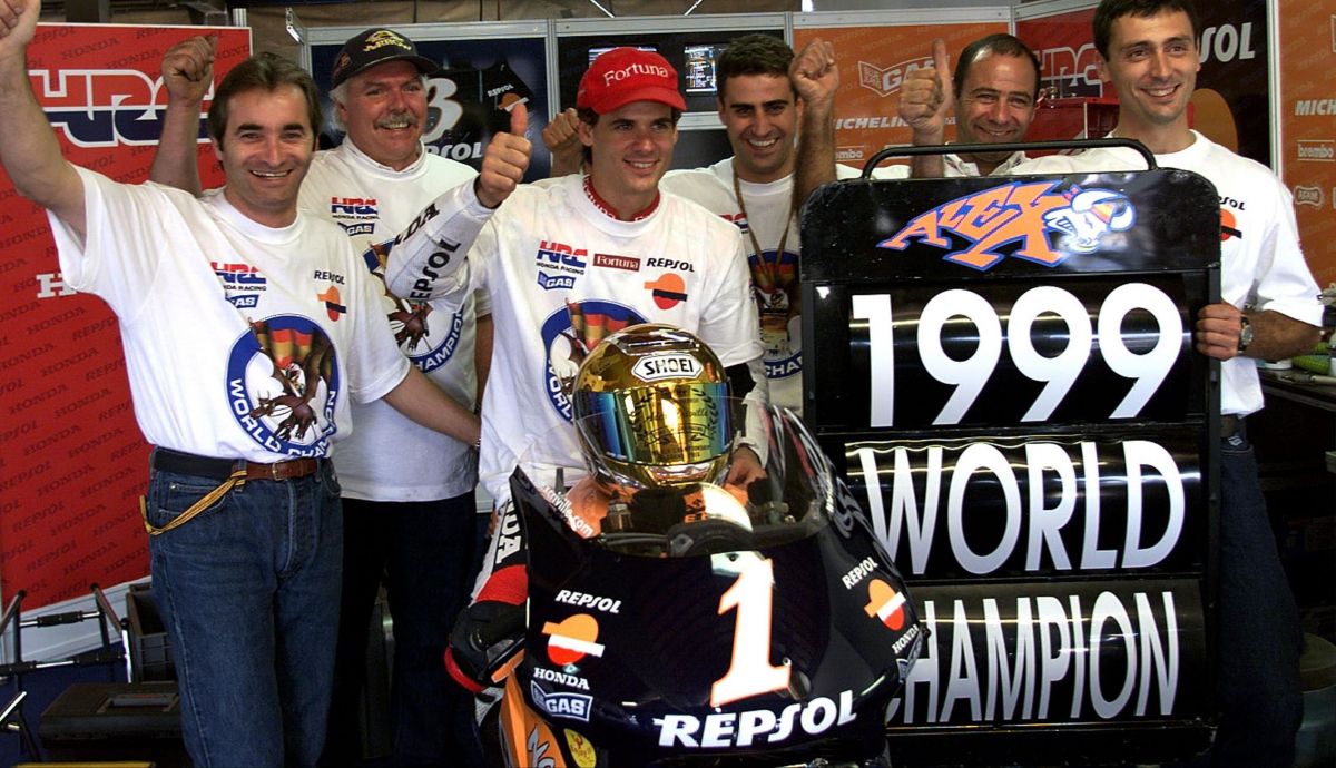 Álex Crivillé logró en 1999 el primer título español en 500cc Álex Crivillé logró en 1999 el primer título español en 500cc