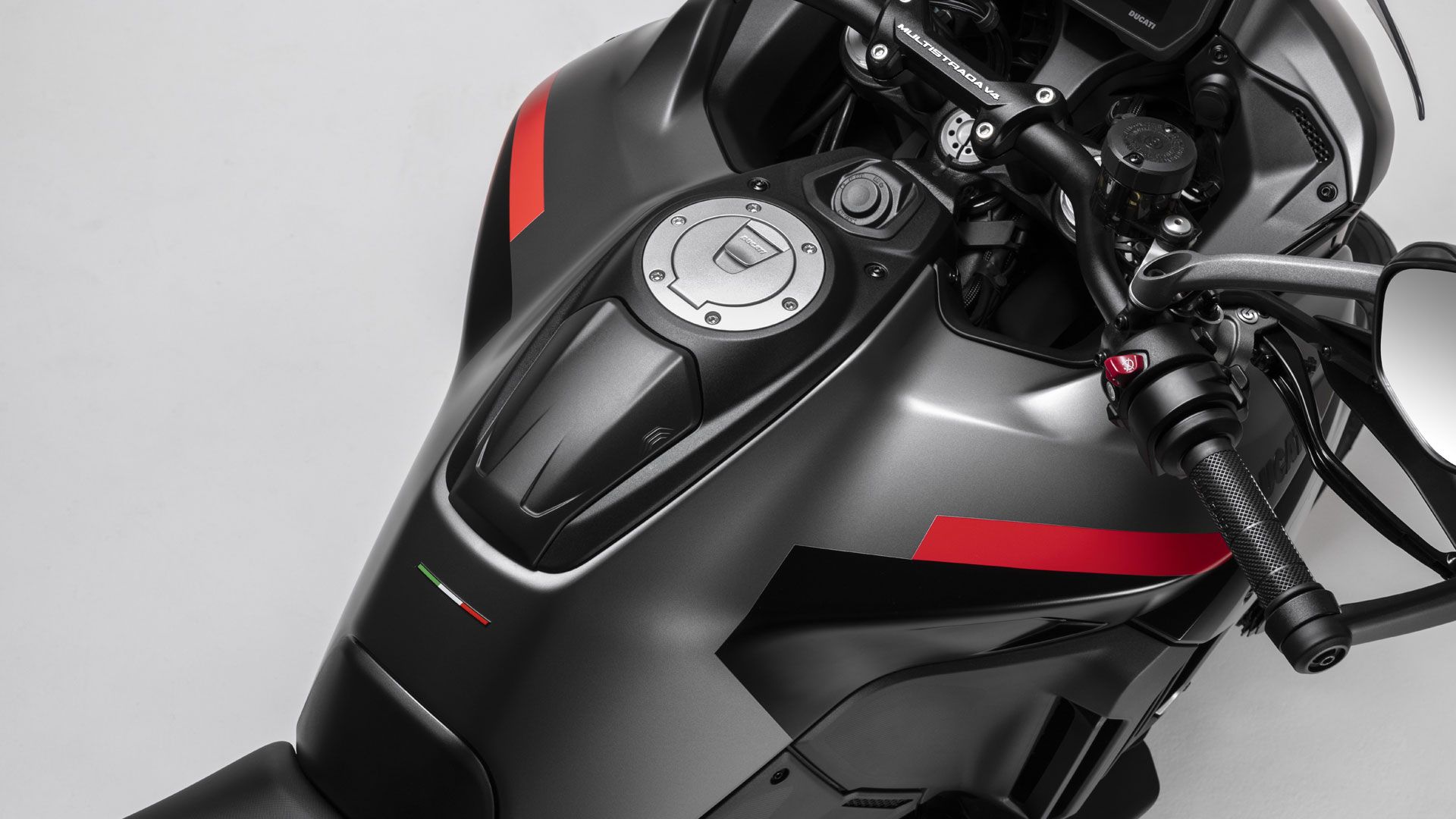 Ducati Multistrada V4 S Grand Tour 2024 Detalles (3)