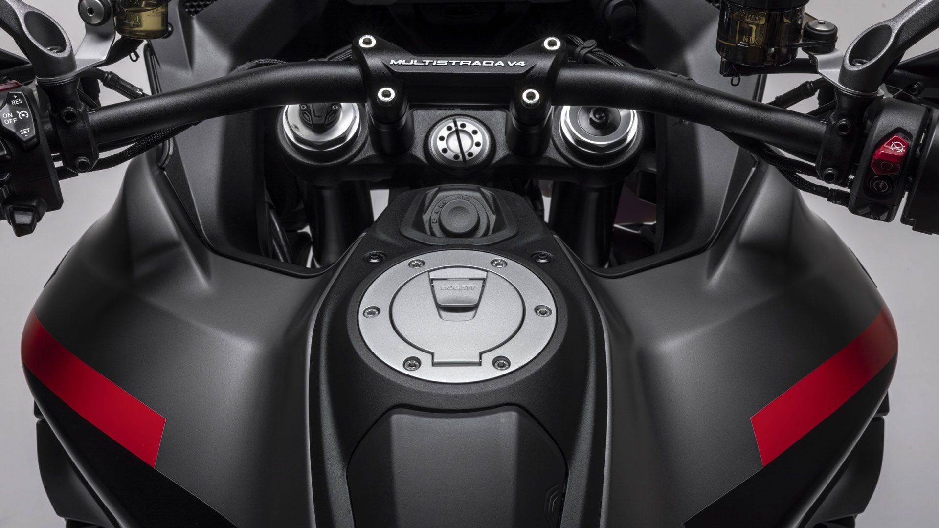 Ducati Multistrada V4 S Grand Tour 2024 Detalles (6)