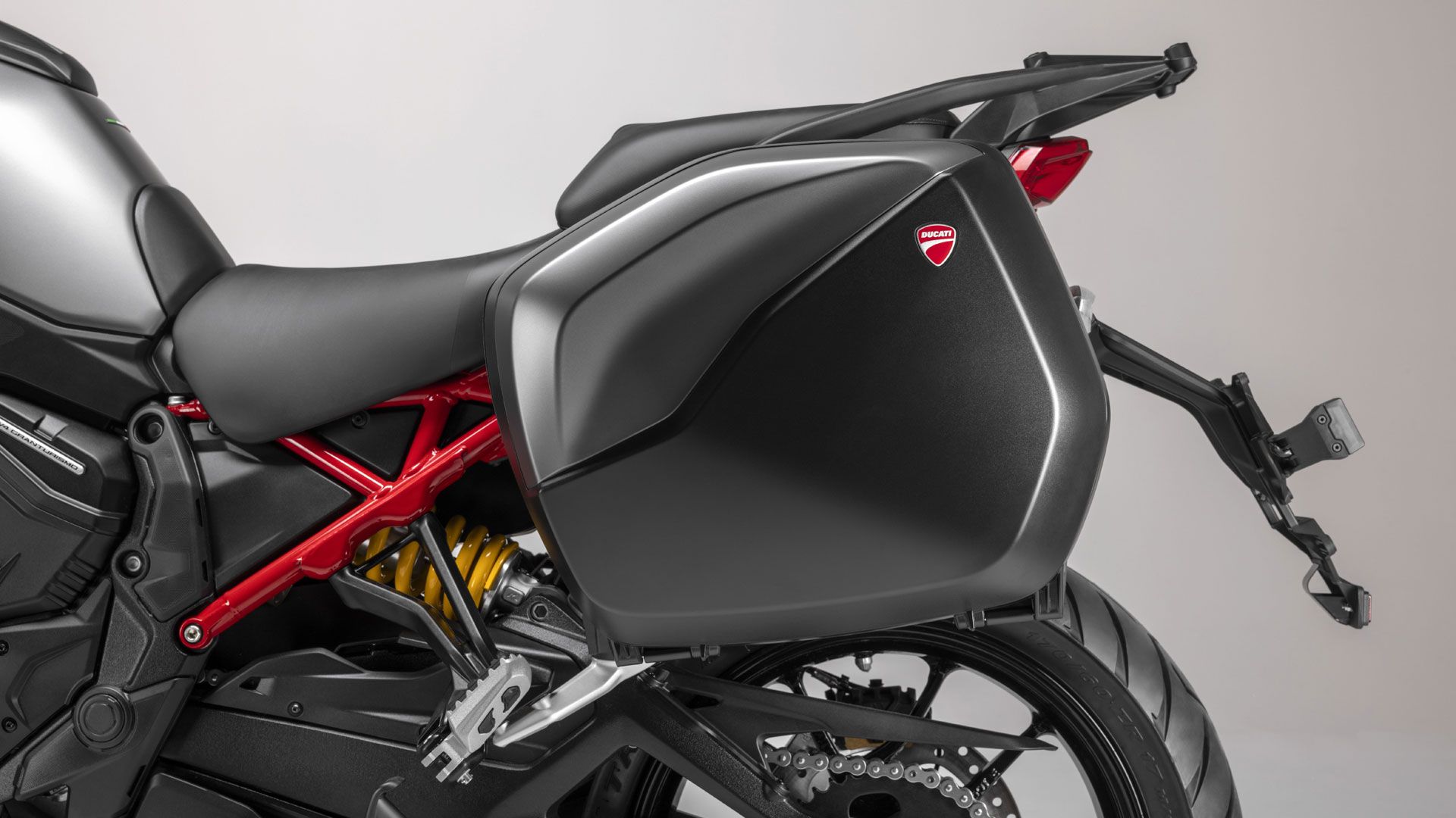Ducati Multistrada V4 S Grand Tour 2024 Detalles (8)