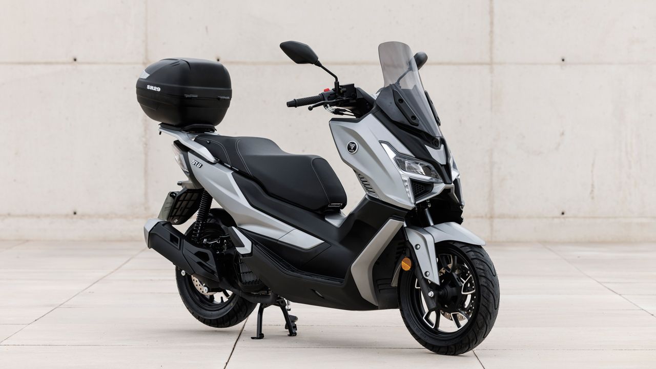 Voge SR1 125 (2)