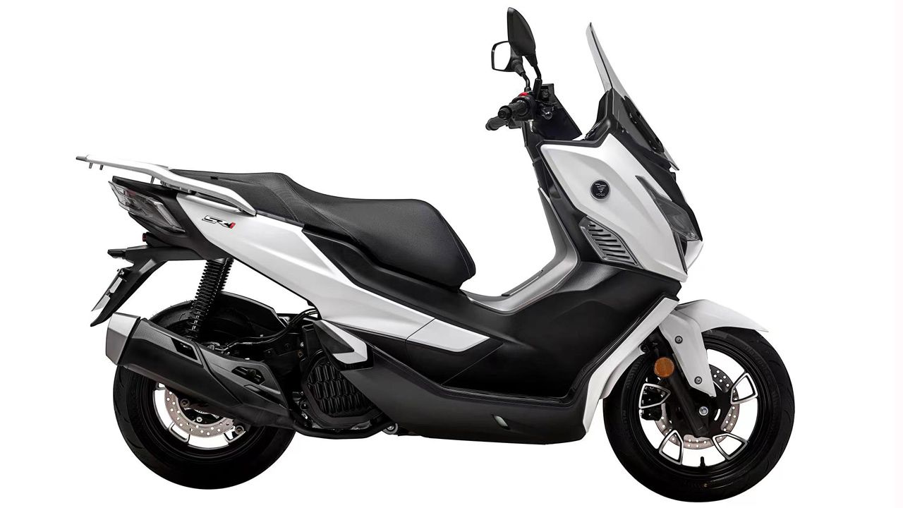 Voge SR1 125 (5)