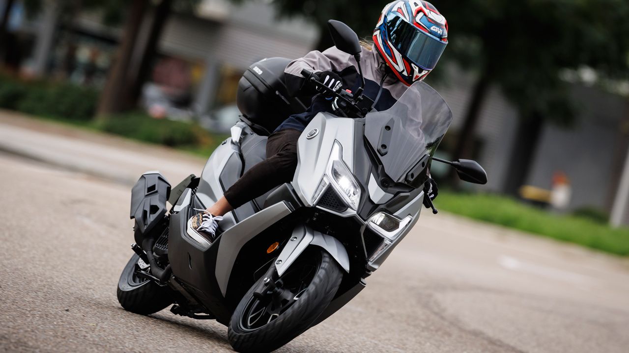 Voge SR1 125 (6)