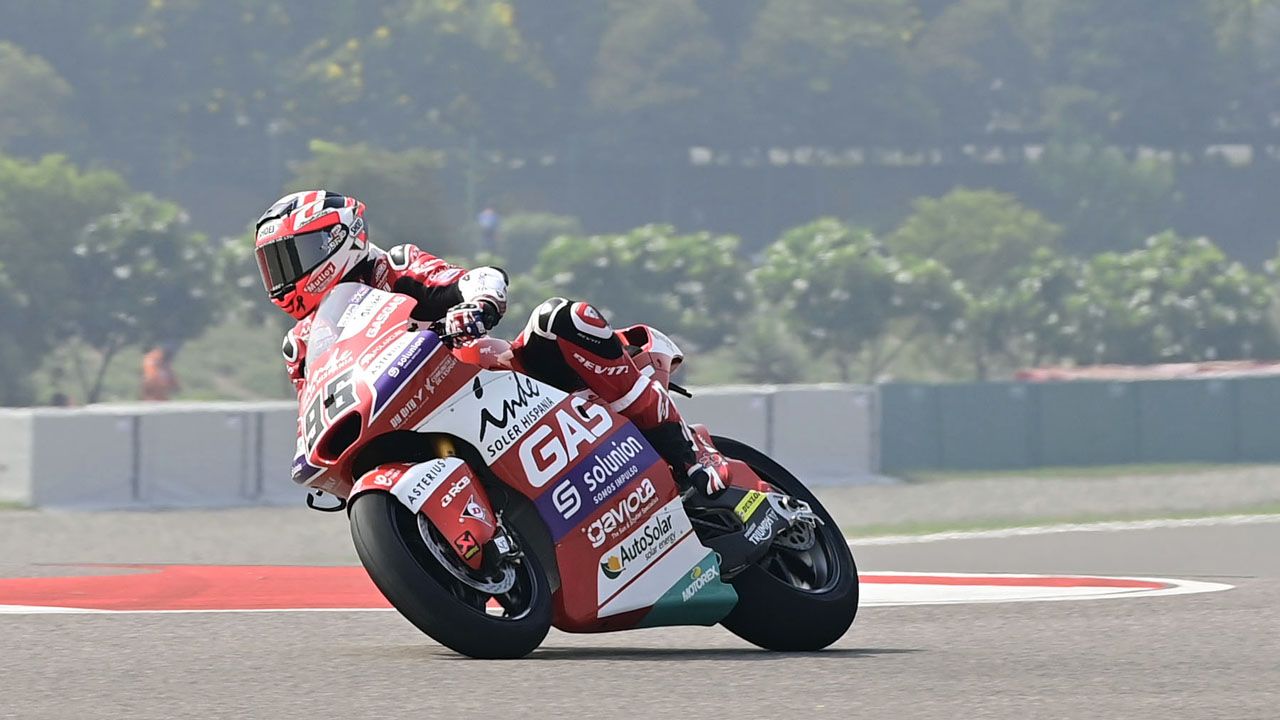 Jake Dixon se ha llevado el duelo por la pole frente a Pedro Acosta.
