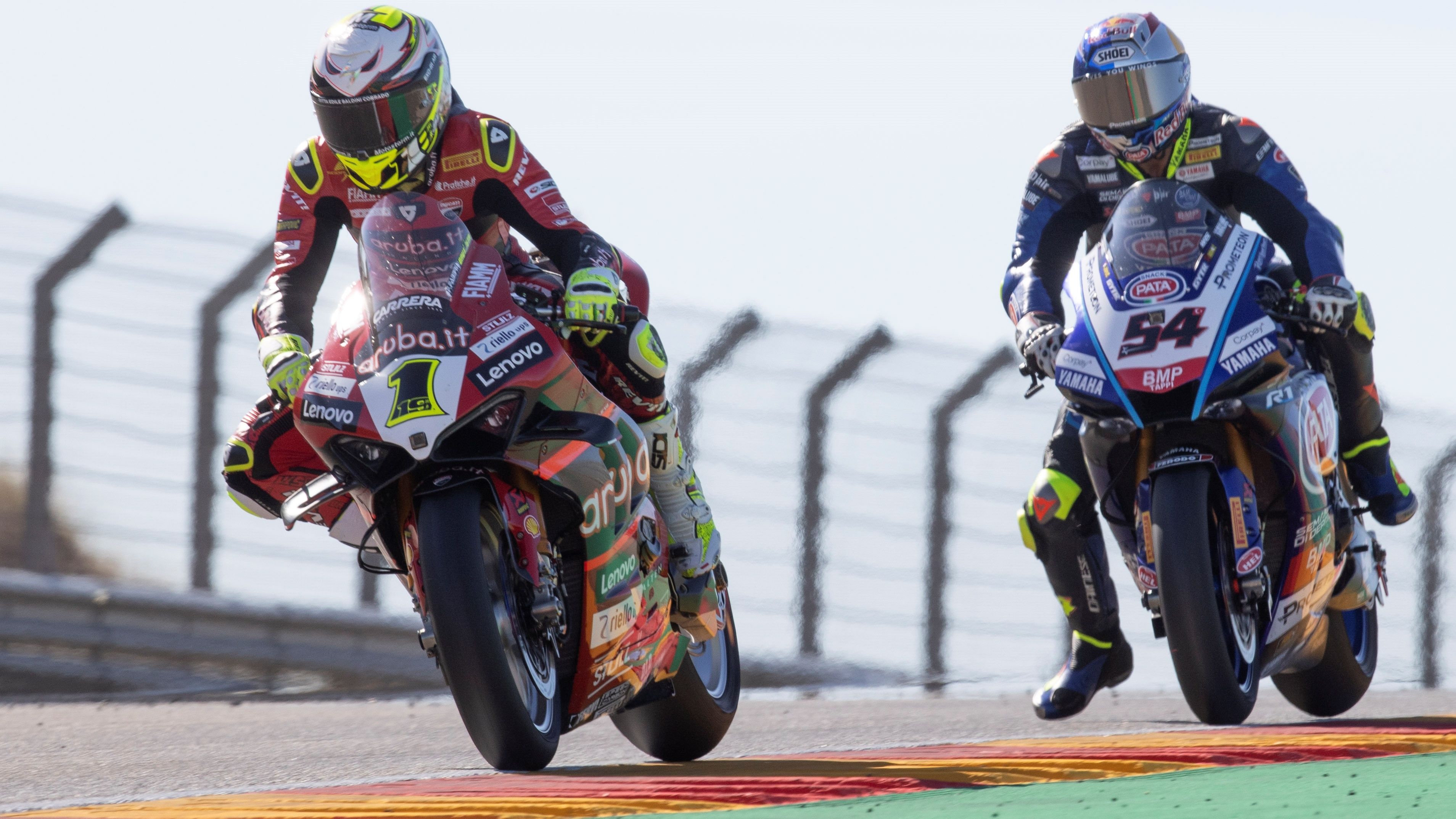 Álvaro Bautista mantiene una buena renta sobre Toprak Razgatlioglu en la clasificación de Superbike 2023 tras Motorland