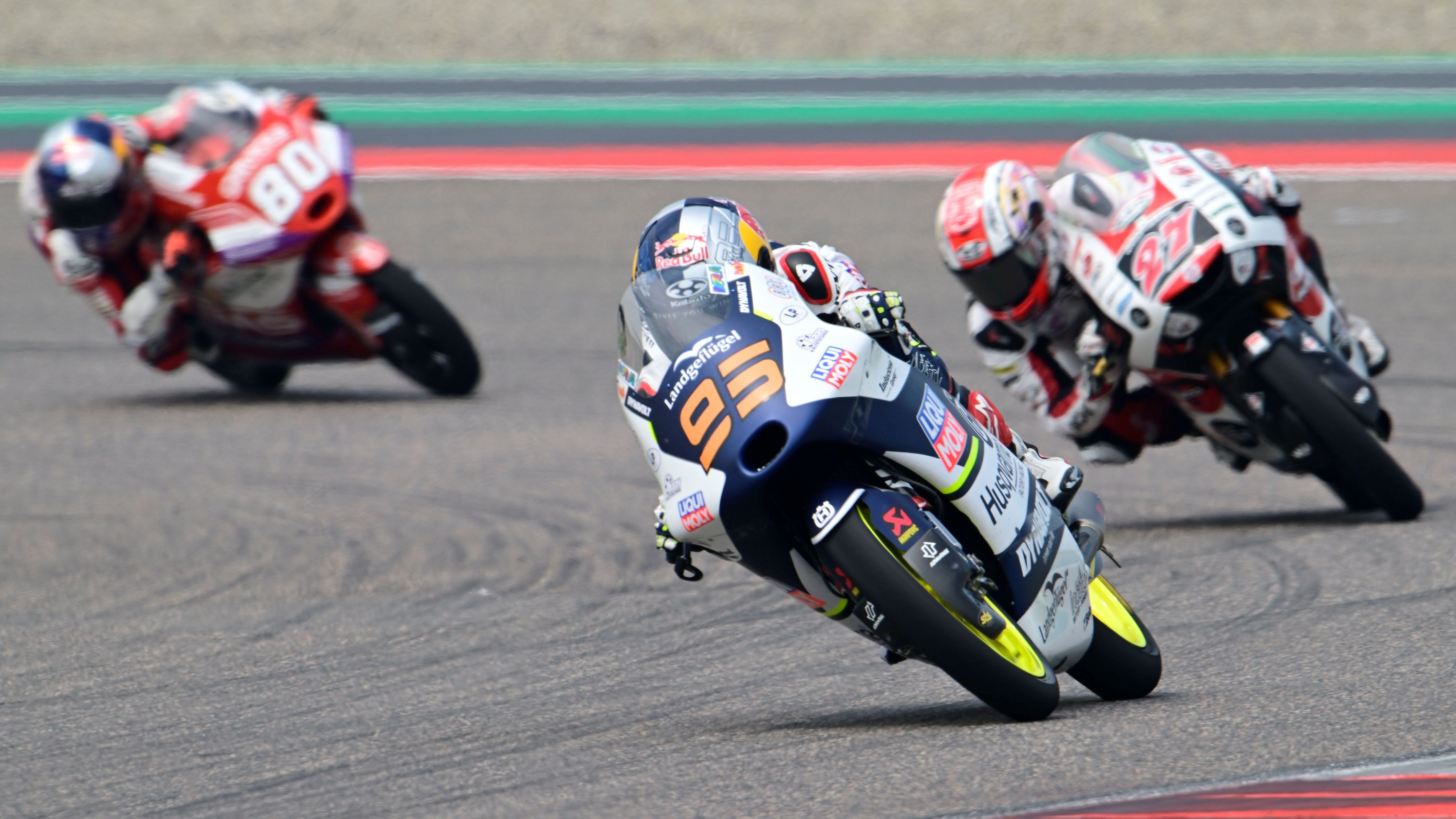 Collin Veijer seguido por Kaito Toba y David Alonso, Moto3 India 2023