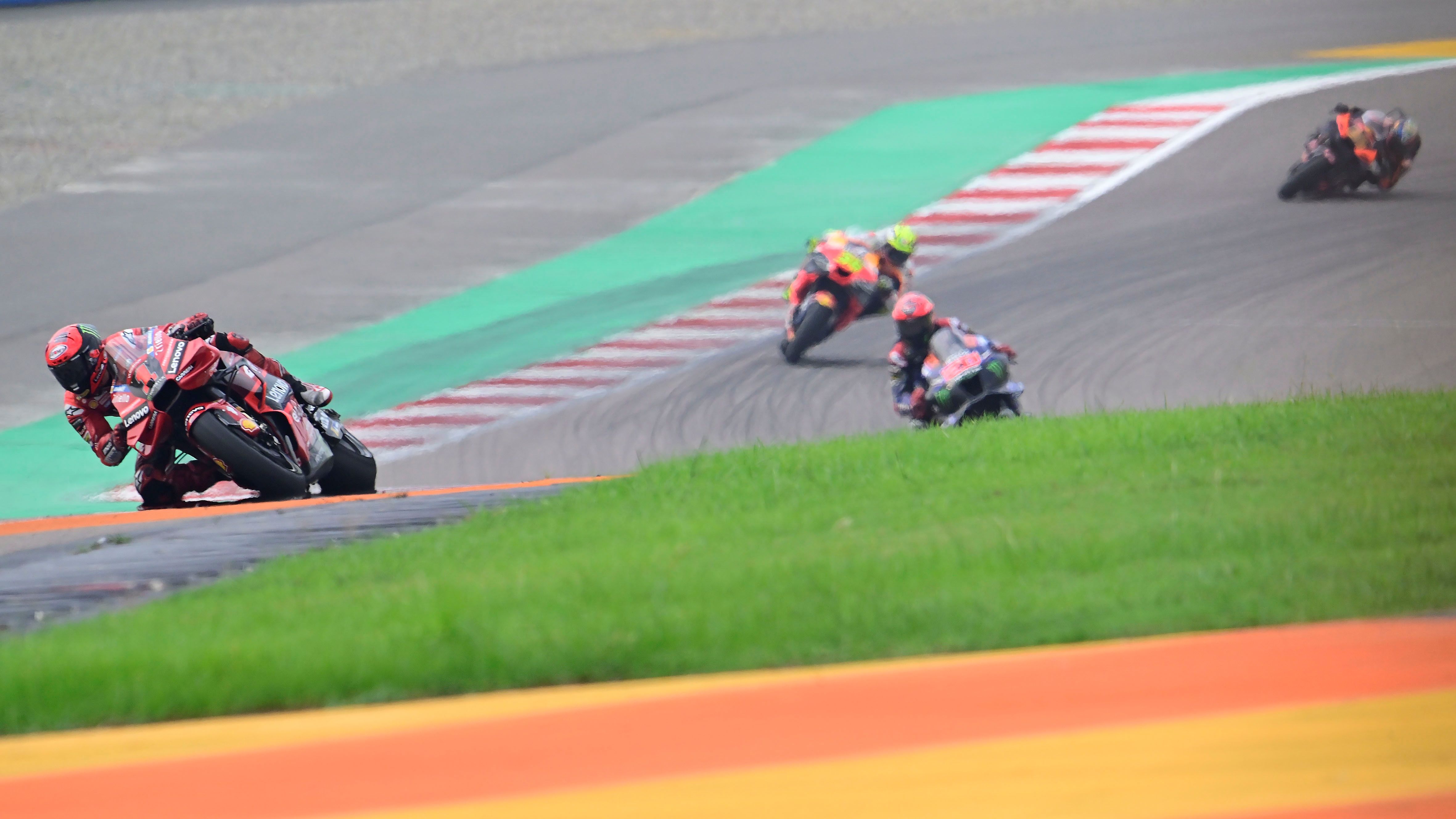 Pecco Bagnaia se va de Fabio Quartararo, Joan Mir y Brad Binder, MotoGP India 2023