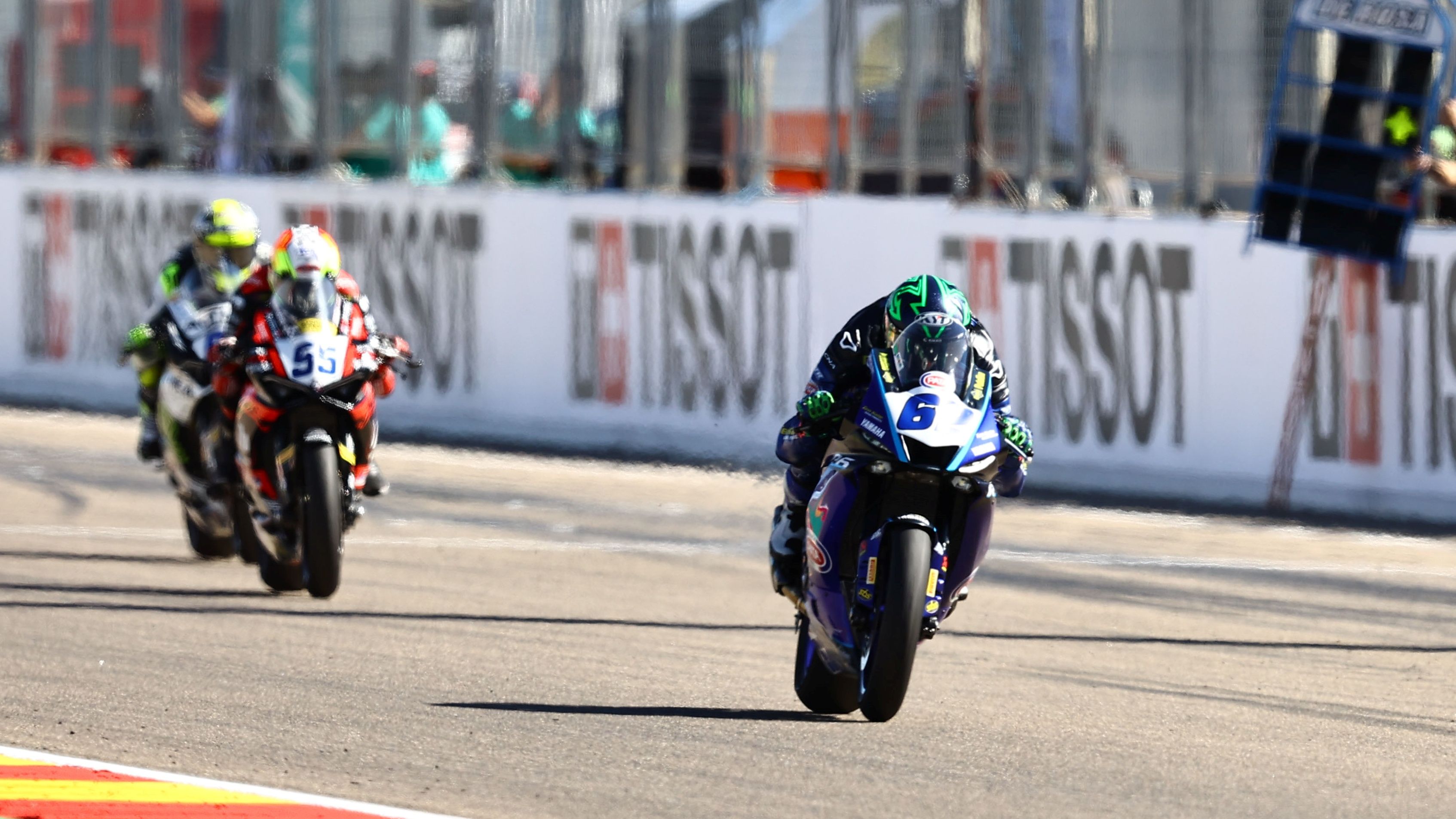 Stefano Manzi se va de Yari Montella y Federico Caricasulo, WSS Motorland 2023