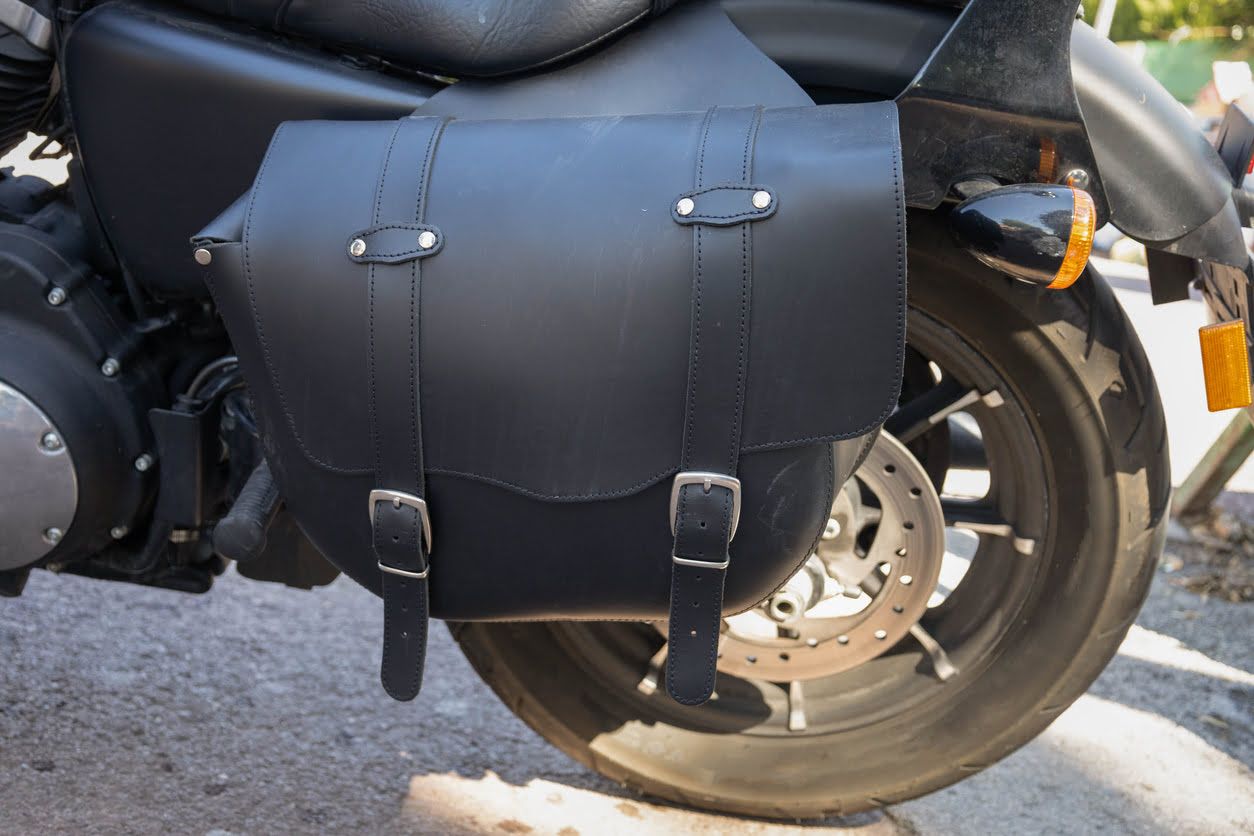 Los seguros cubren las alforjas de las motos