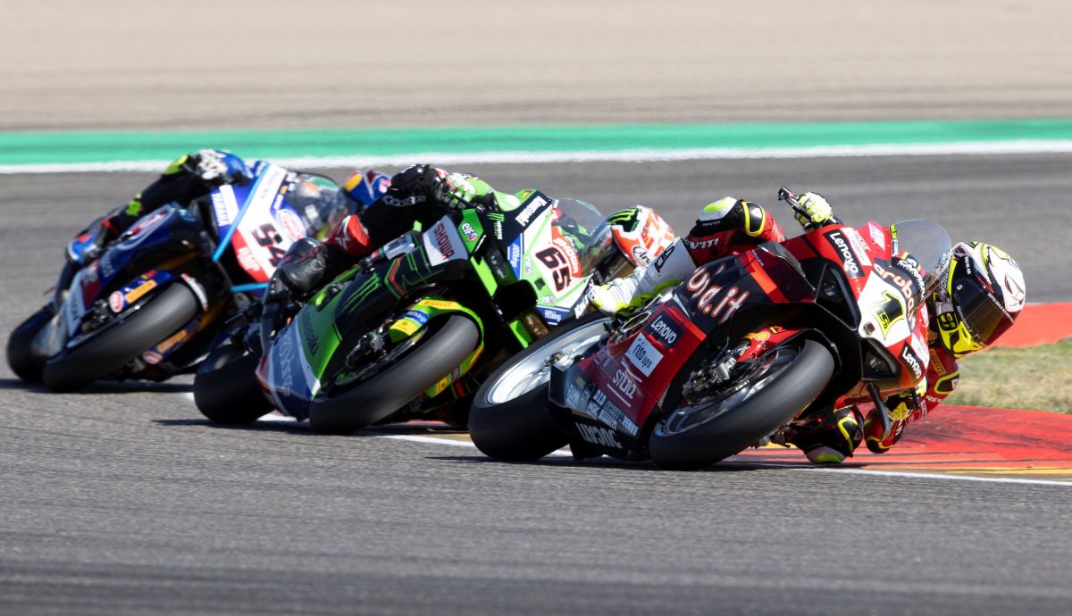 Álvaro Bautista comanda ante Jonathan Rea y Toprak Razgatlioglu en Motorland Álvaro Bautista comanda ante Jonathan Rea y Toprak Razgatlioglu en Motorland