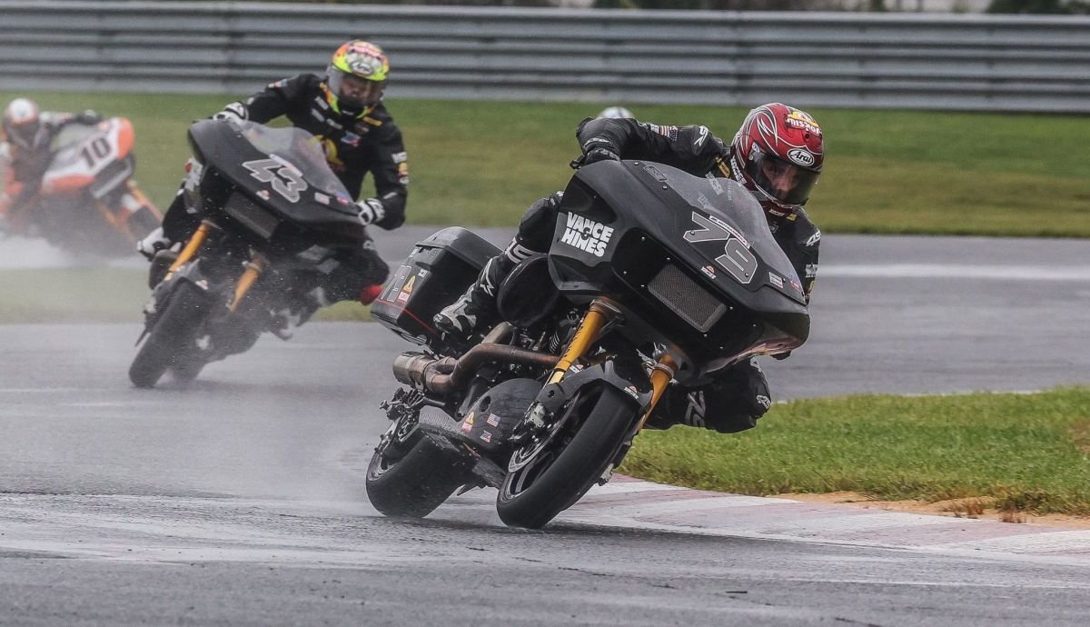 Hayden Gillim es el King of the Baggers 2023, donde ha conquistado un doblete de títulos tras lograr también el de Stock 1000 Hayden Gillim es el King of the Baggers 2023, donde ha conquistado un doblete de títulos tras lograr también el de Stock 1000