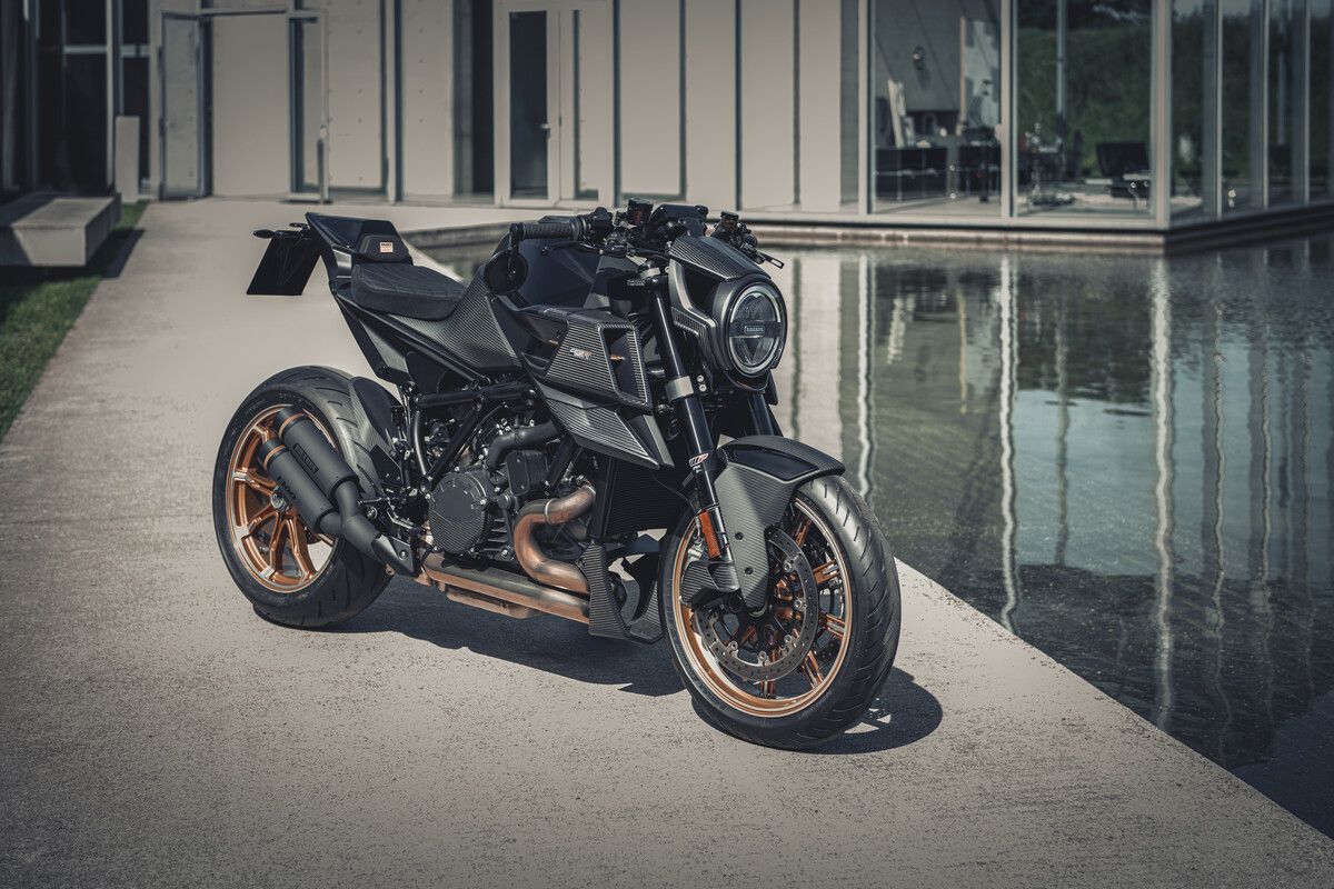 BRABUS 1300 R MASTERPIECE EDITION. 
