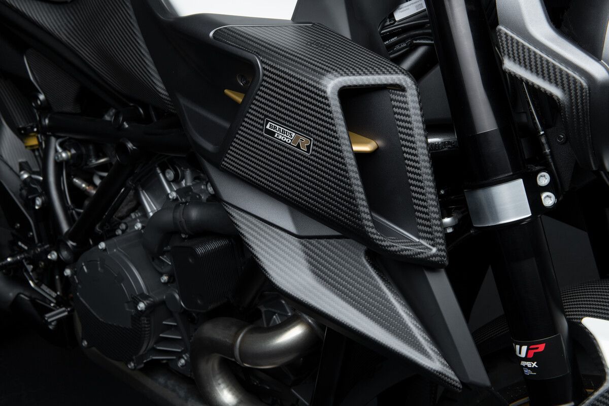 BRABUS 1300 R MASTERPIECE EDITION. 
