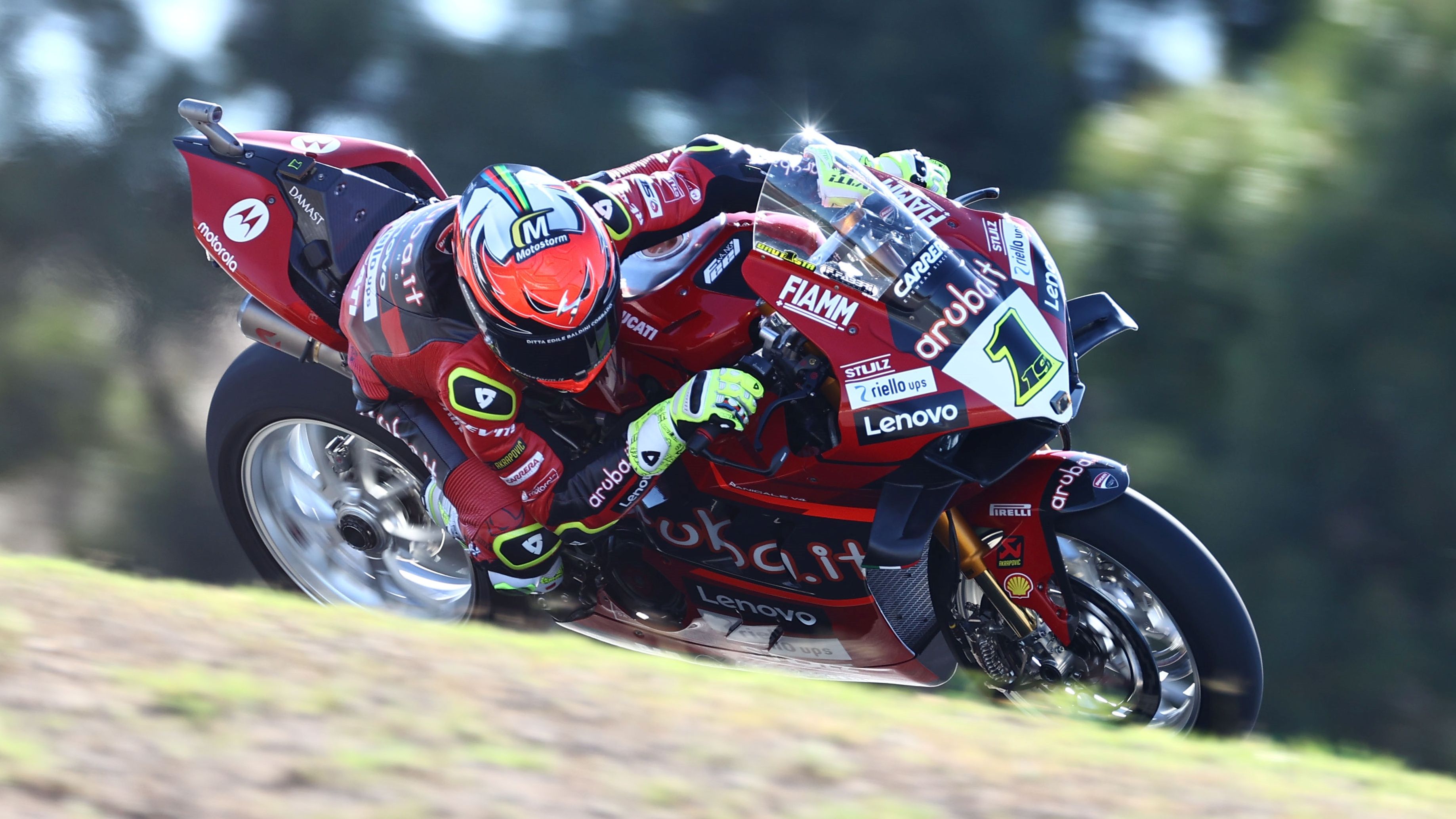 Álvaro Bautista ha comandado los libres en Portimao