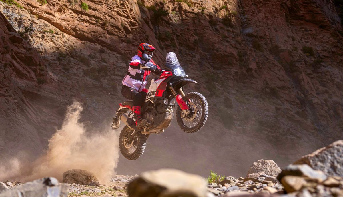 Ducati DesertX Rally 2024 Accion (2) Ducati DesertX Rally 2024 Accion (2)