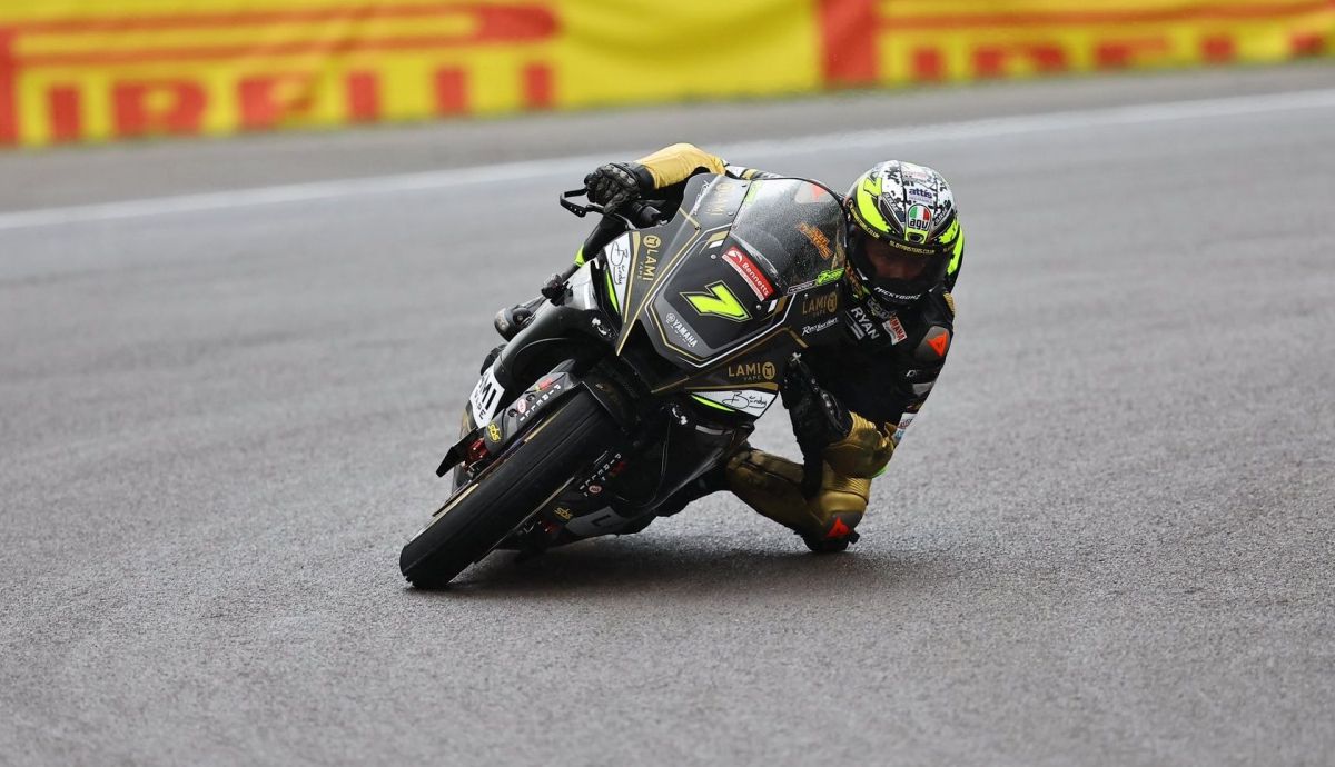 Ryan Vickers ganó la primera carrera con gran autoridad Ryan Vickers ganó la primera carrera con gran autoridad