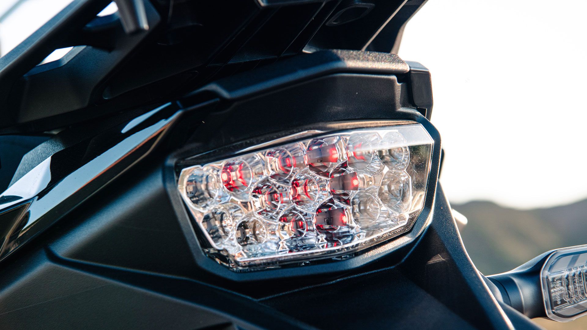 Suzuki V Strom 800 Tech 2023 Detalles (5)