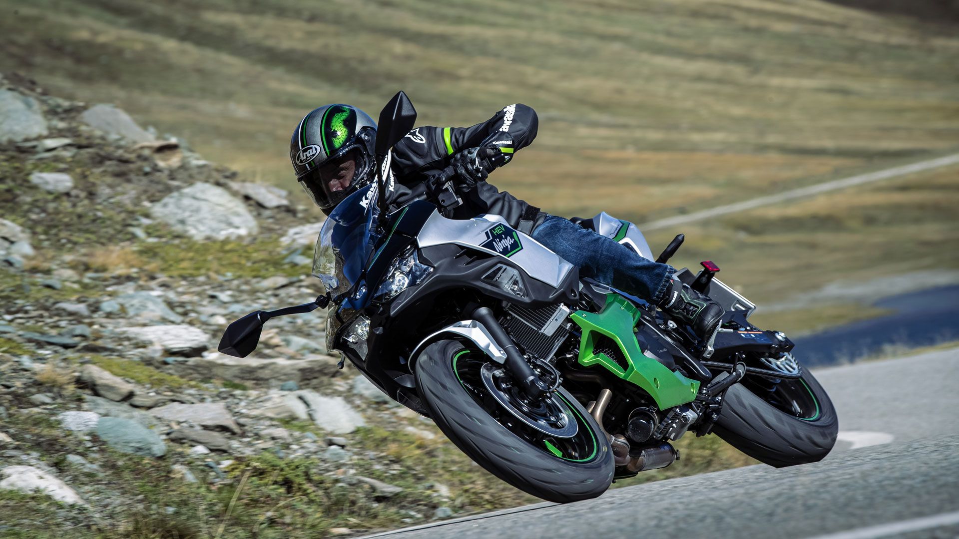 Kawasaki Ninja 7 HEV 2024 Accion (2)
