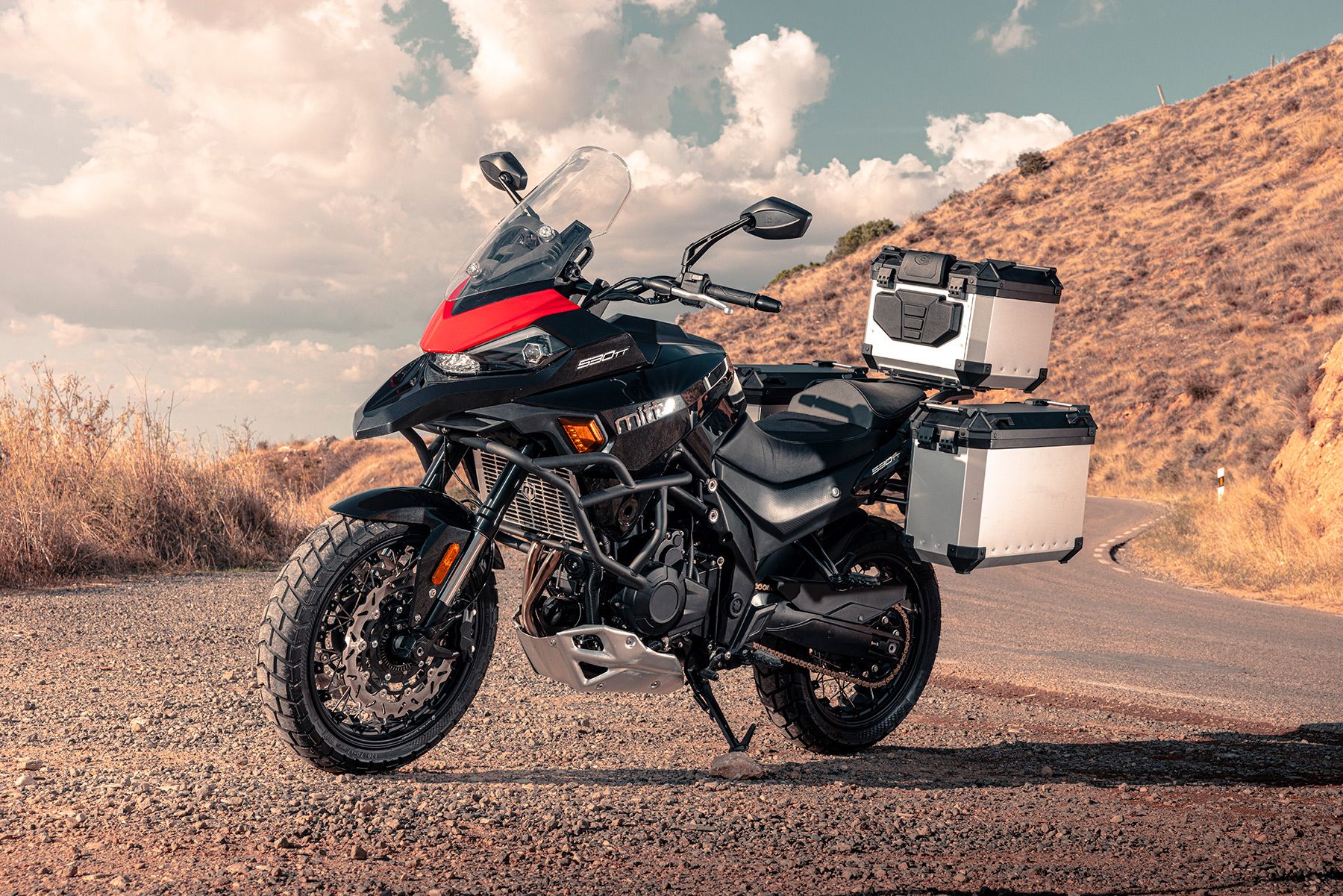 Mitt 530 TT Adventure accion (1)