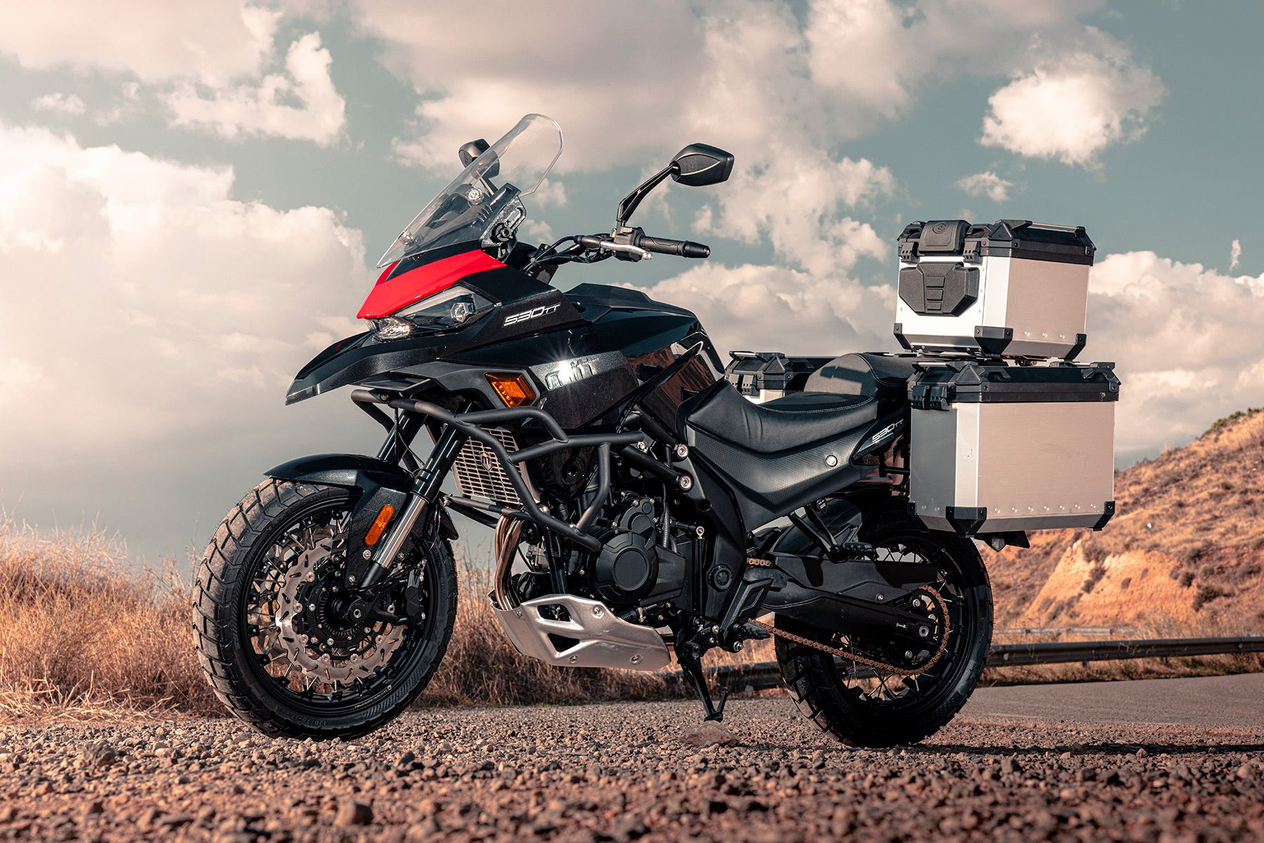 Mitt 530 TT Adventure accion (2)