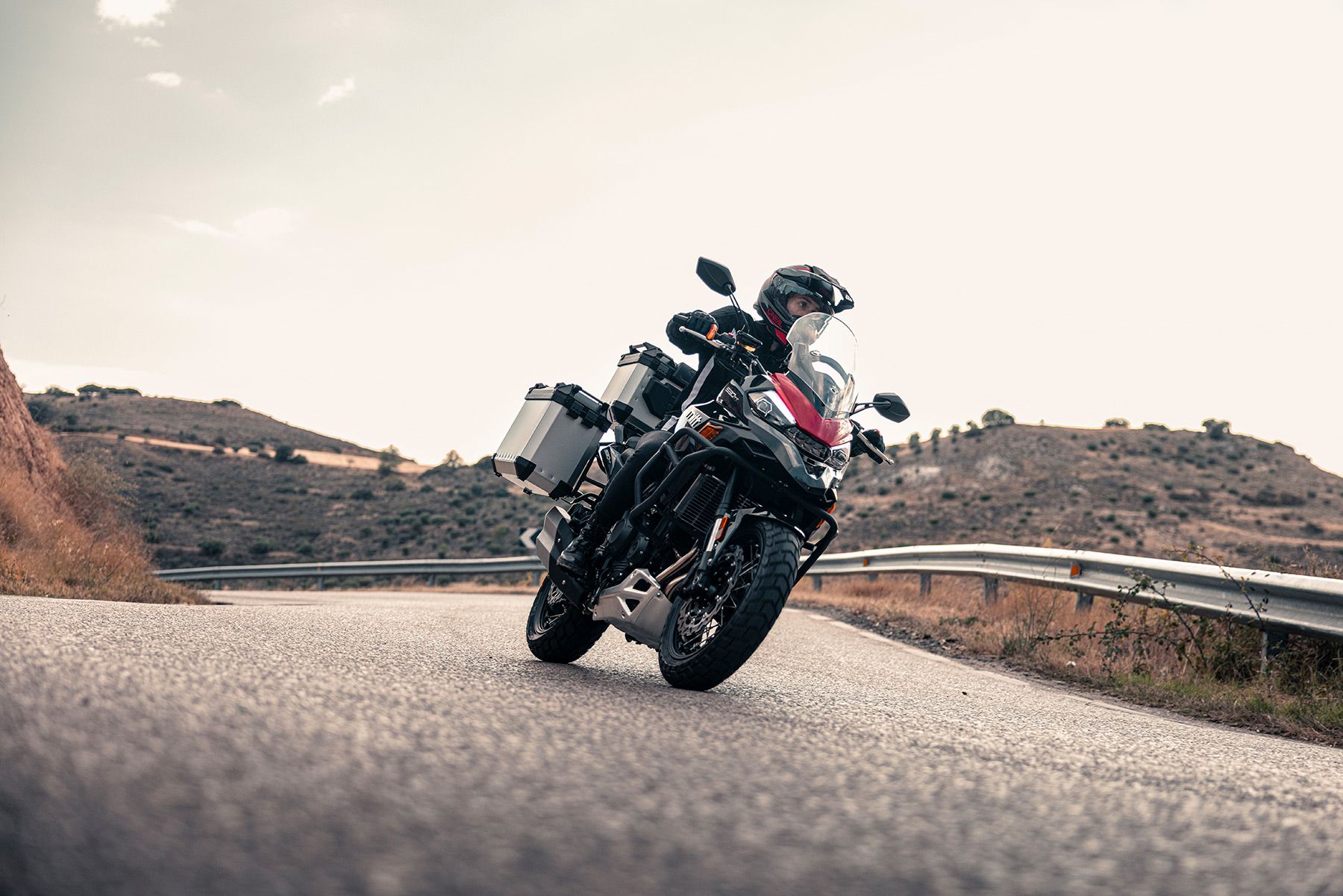Mitt 530 TT Adventure accion (5)