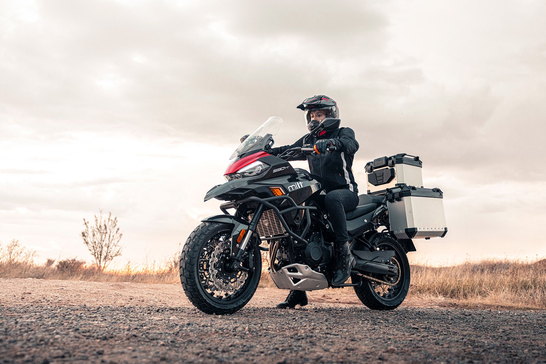 Mitt 530 TT Adventure accion (6)