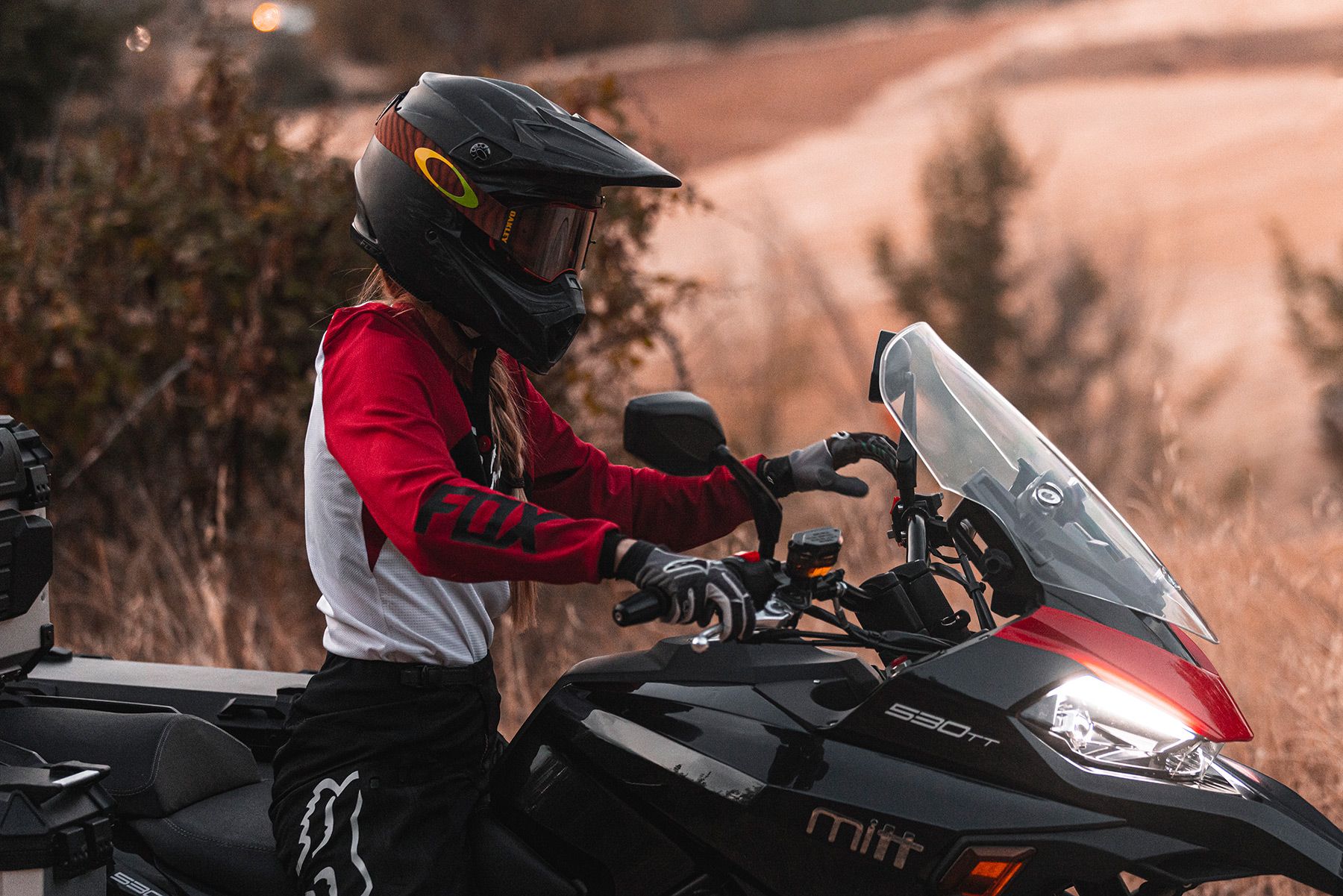 Mitt 530 TT Adventure accion (10)