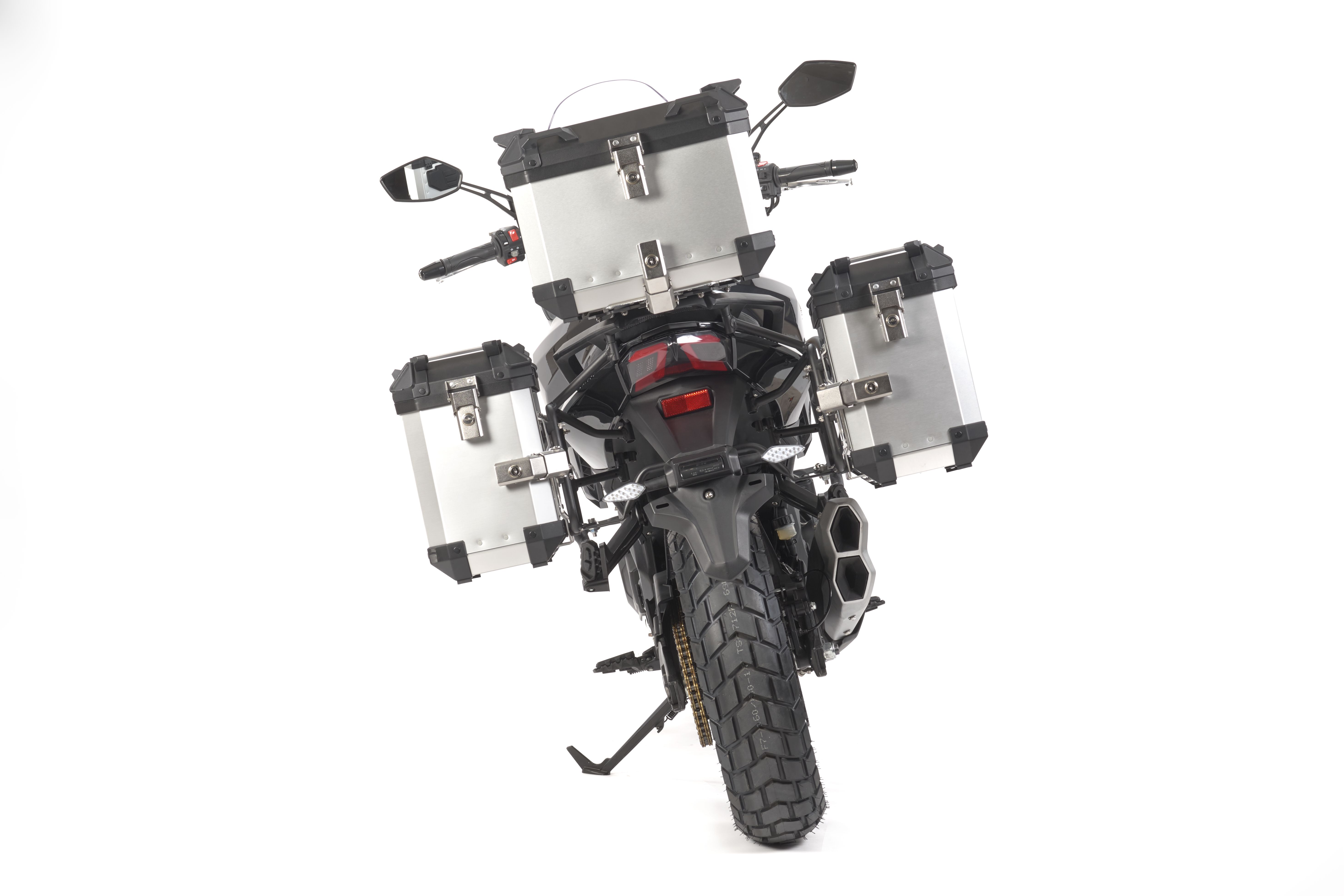Mitt 530 TT Adventure estudio (1)