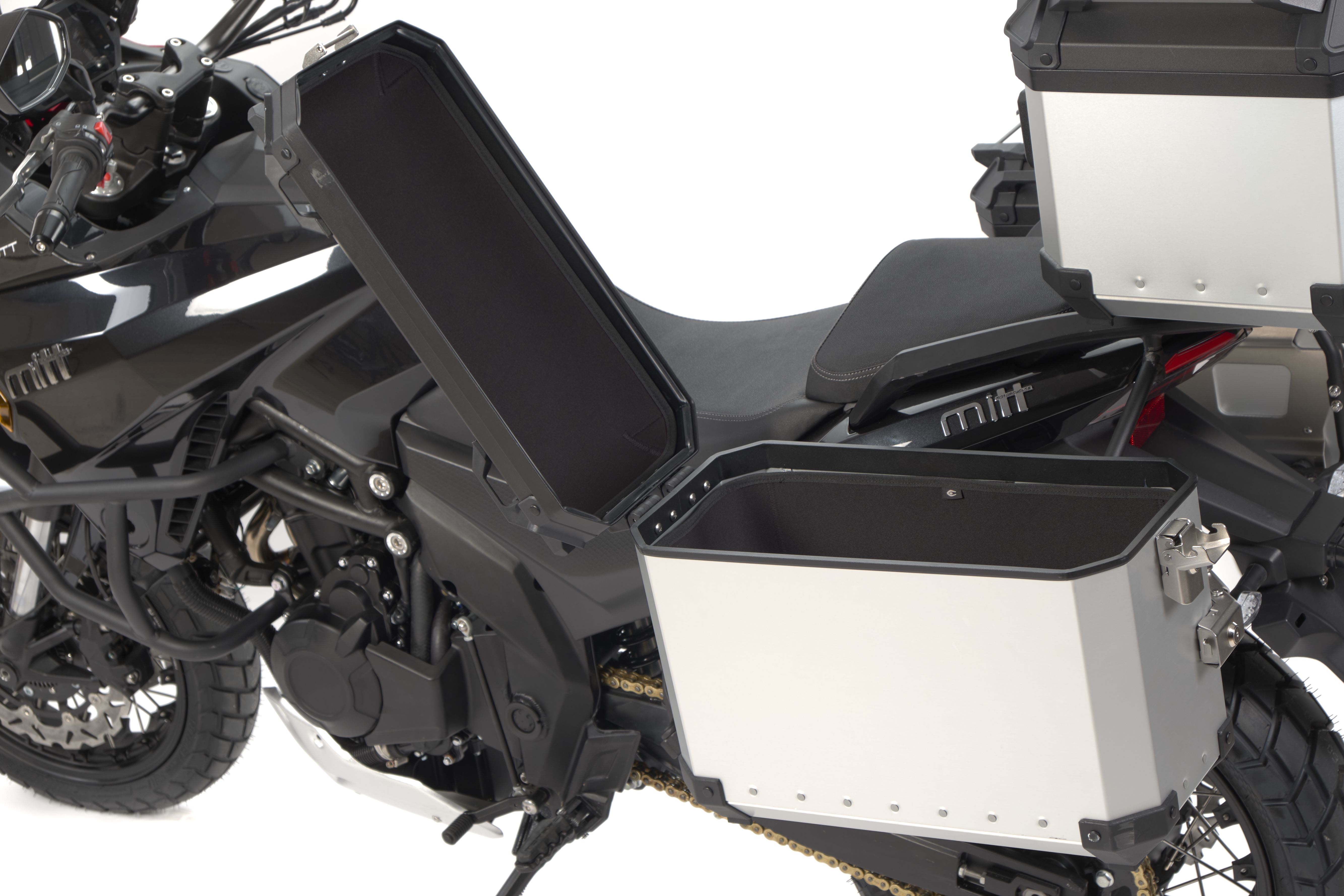 Mitt 530 TT Adventure estudio (4)