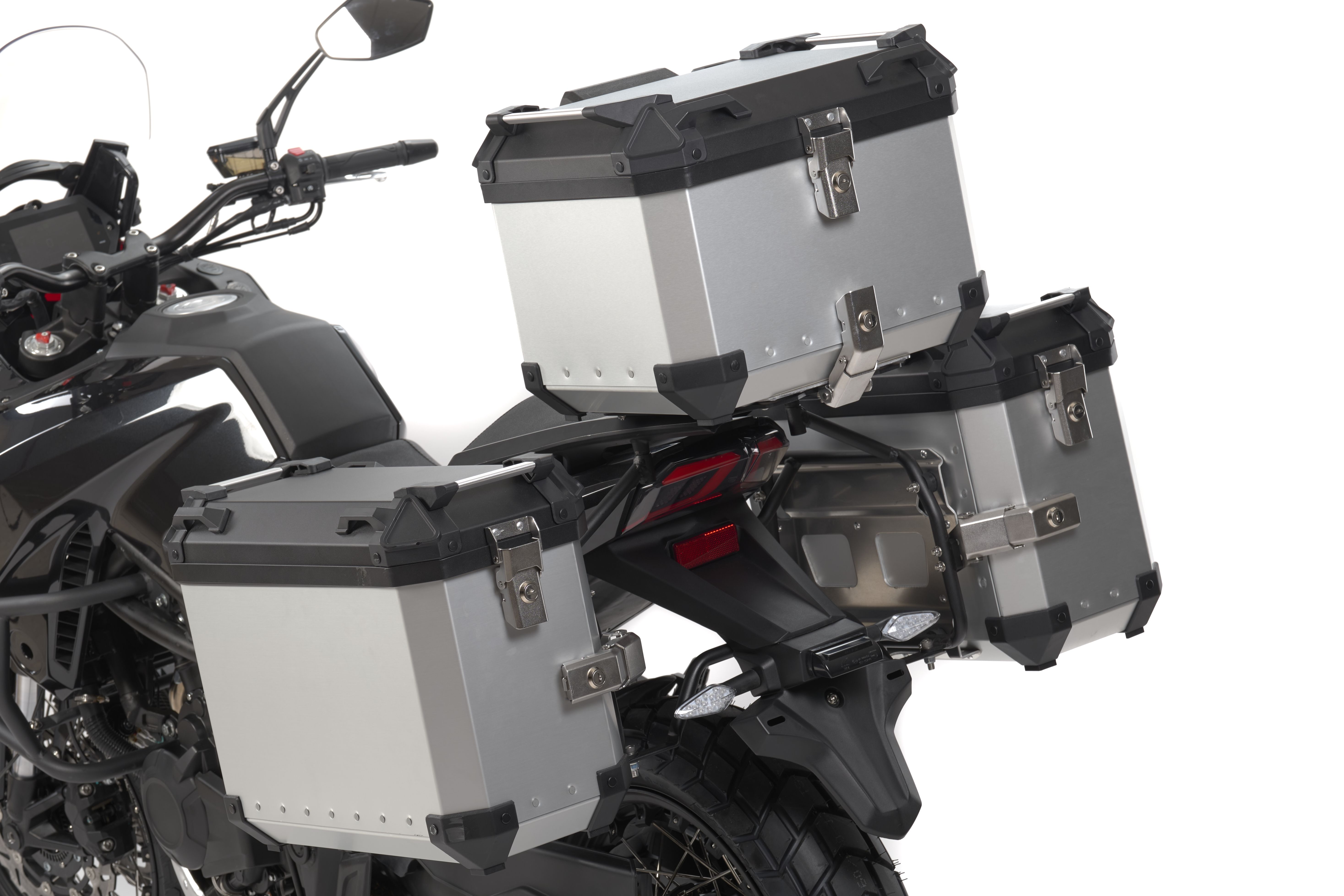 Mitt 530 TT Adventure estudio (7)