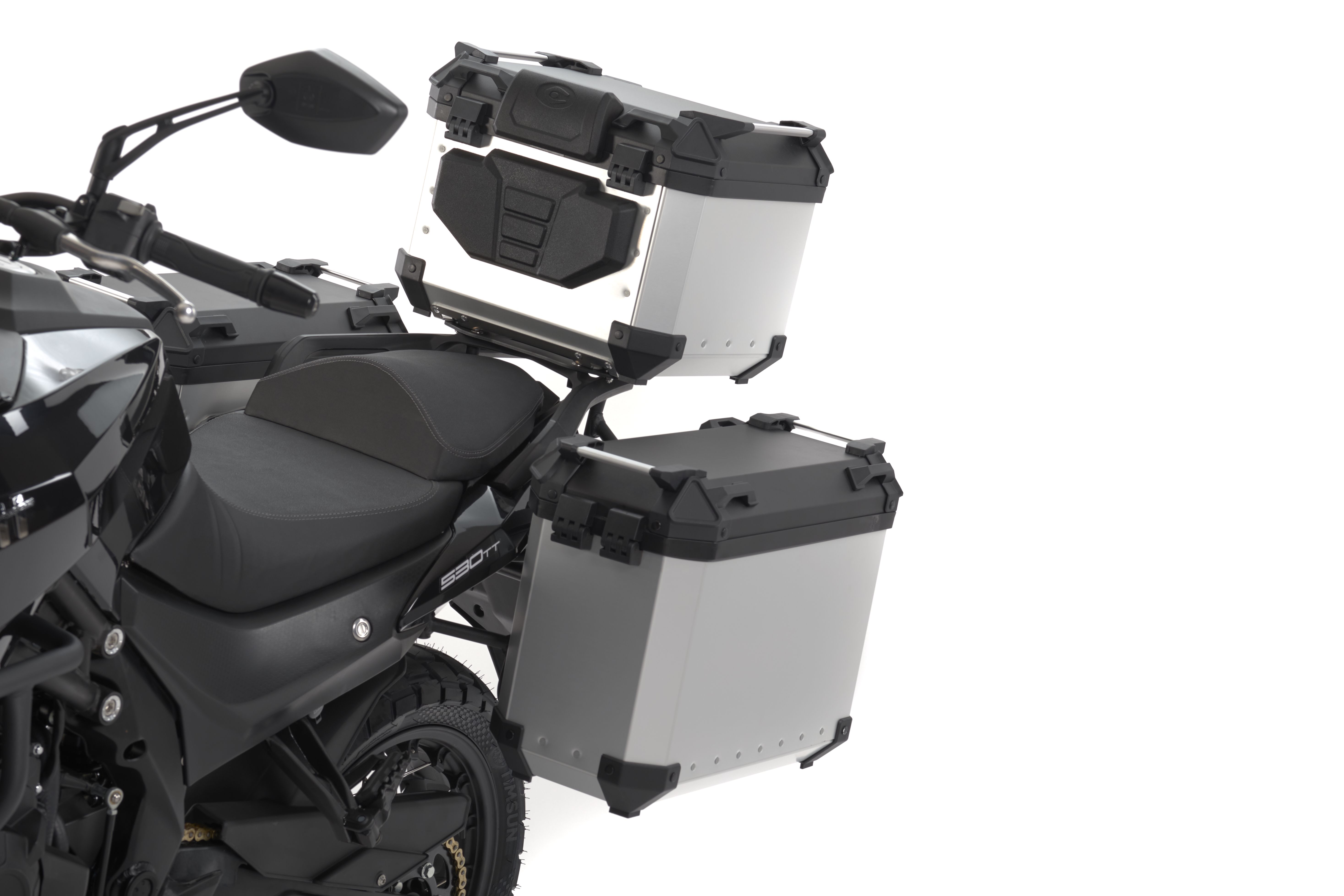 Mitt 530 TT Adventure estudio (11)