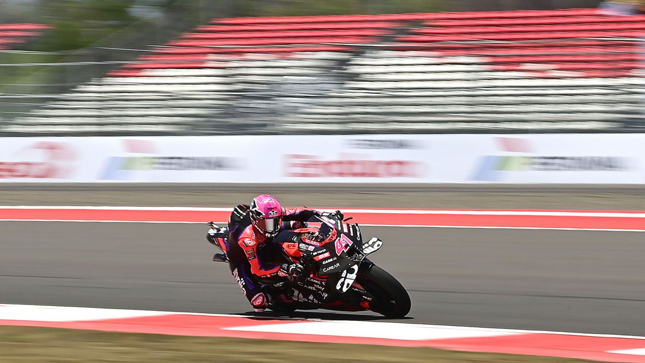 Aleix Espargaró ha sido el más rápido del viernes en MotoGP en el GP de Indonesia. 
