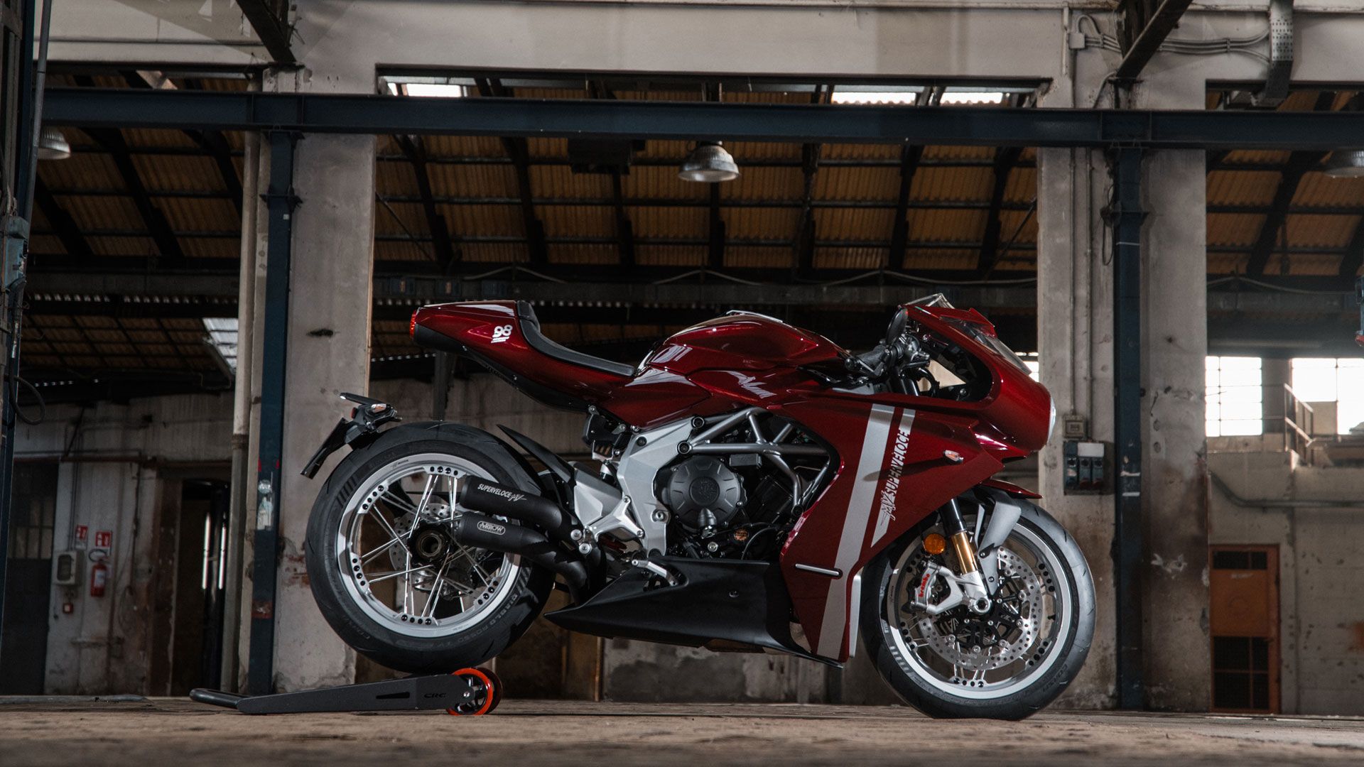MV Agusta Superveloce 98 2024 Ambiente (2)