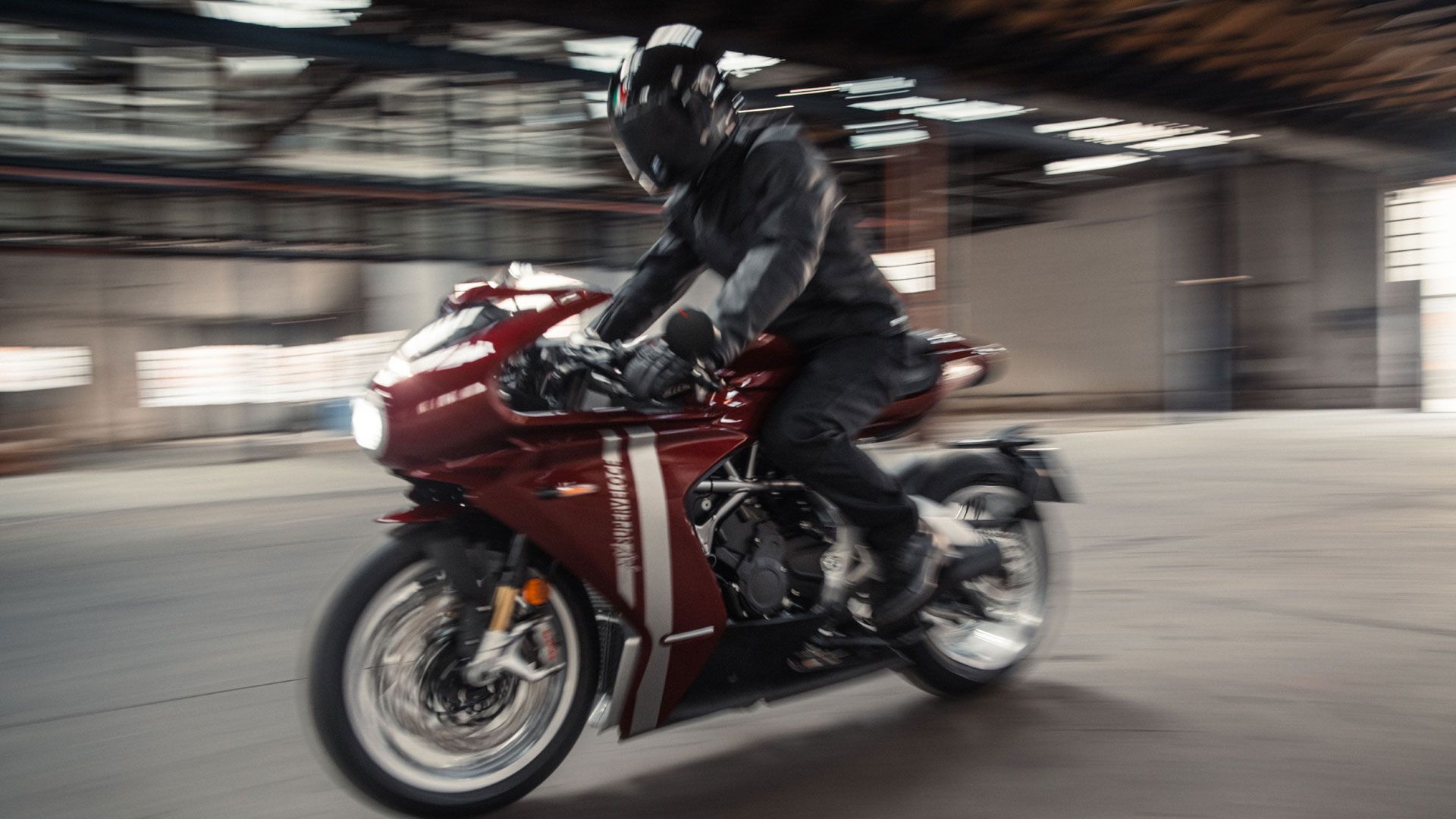 MV Agusta Superveloce 98 2024 Ambiente (23)