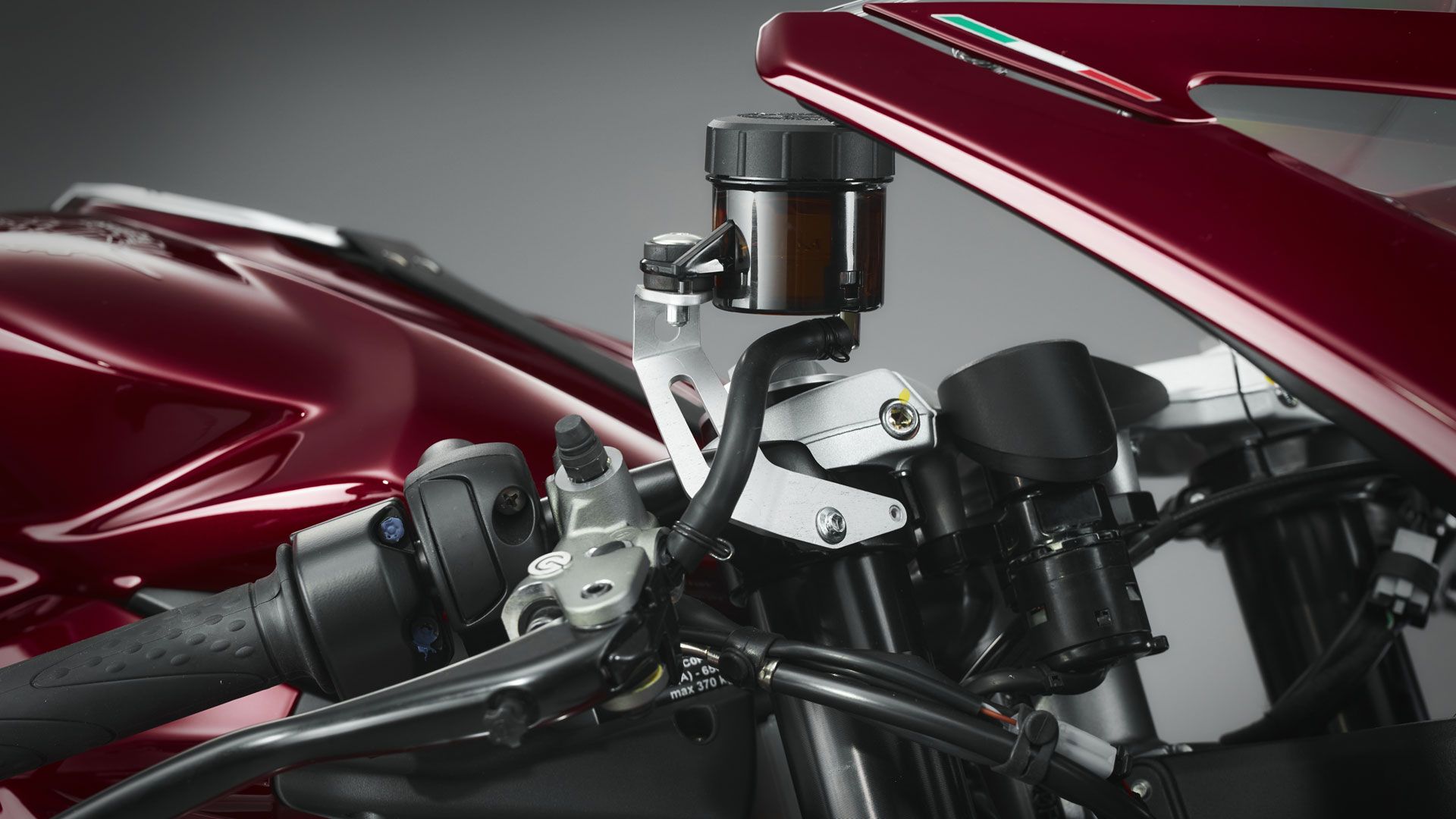 MV Agusta Superveloce 98 Estandar 2024 Detalles (6)