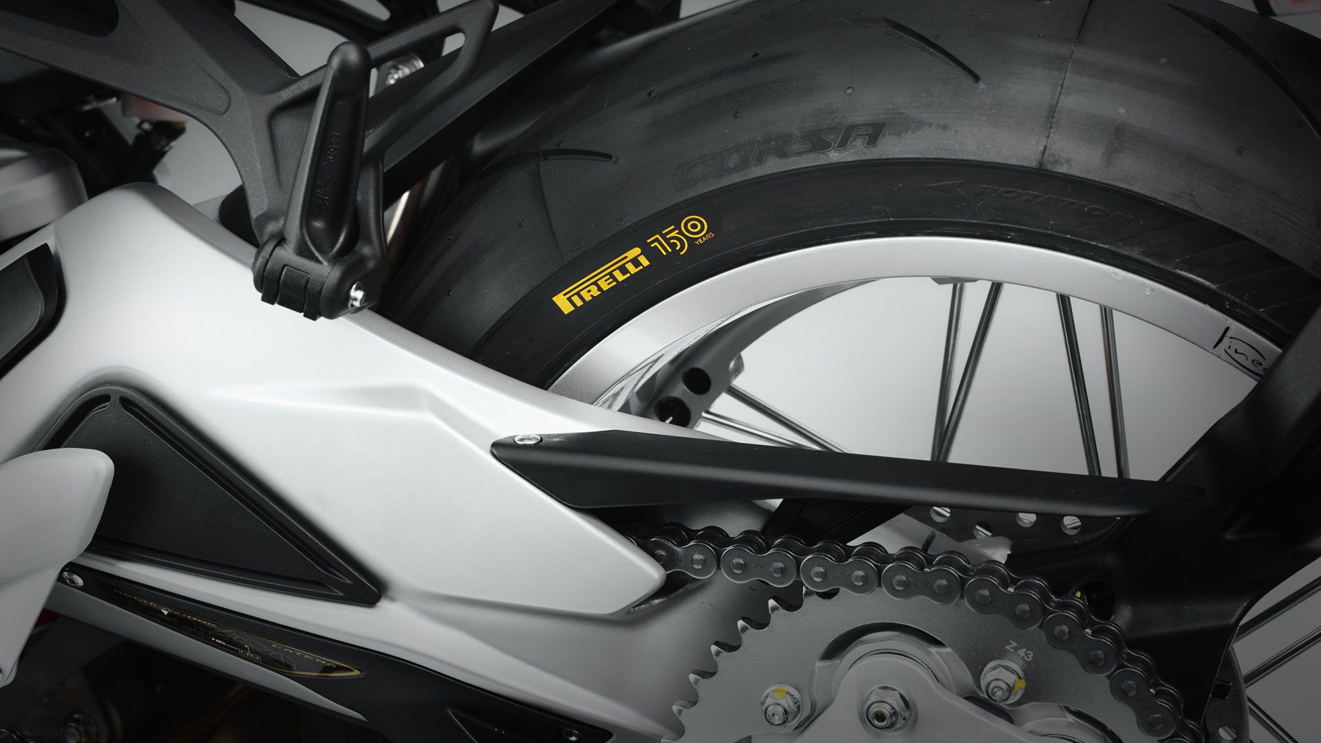 MV Agusta Superveloce 98 Estandar 2024 Detalles (49)
