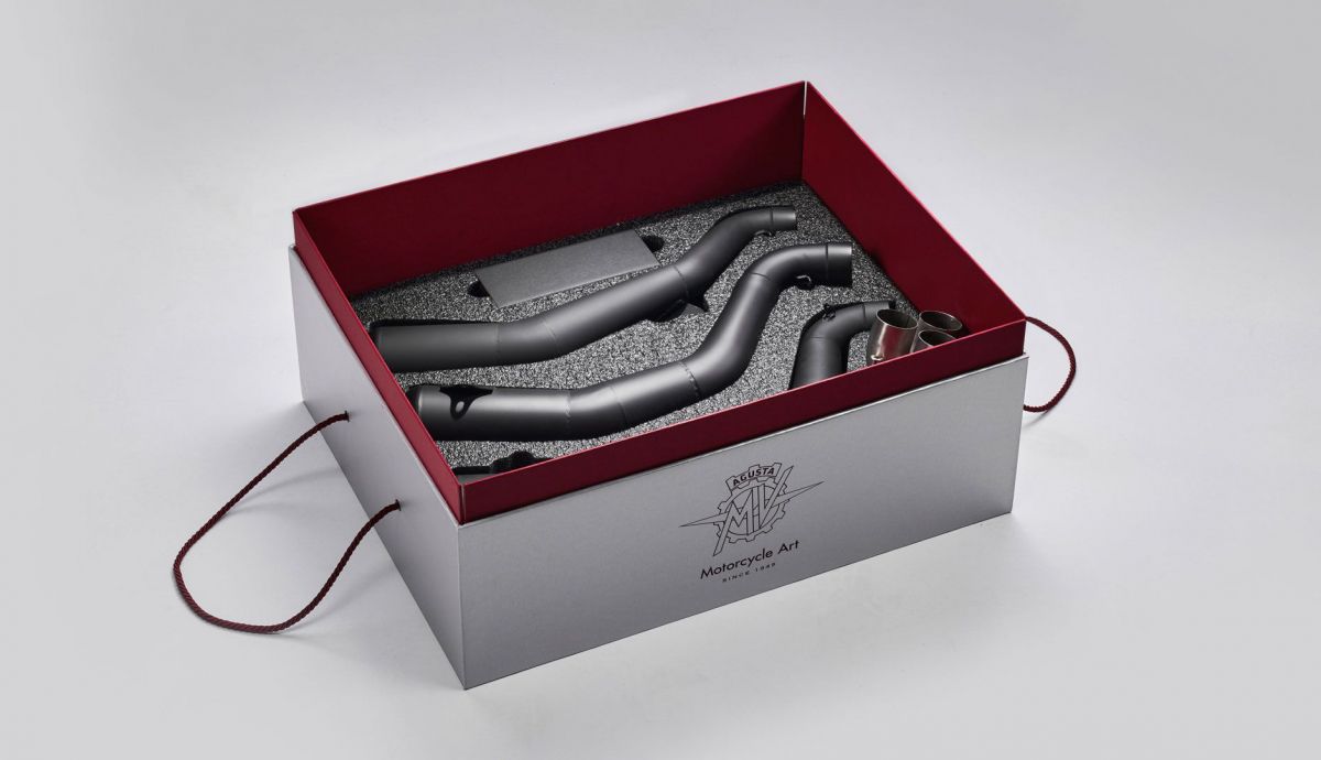 MV Agusta Superveloce 98 Racing Kit 2024 Caja (4) MV Agusta Superveloce 98 Racing Kit 2024 Caja (4)