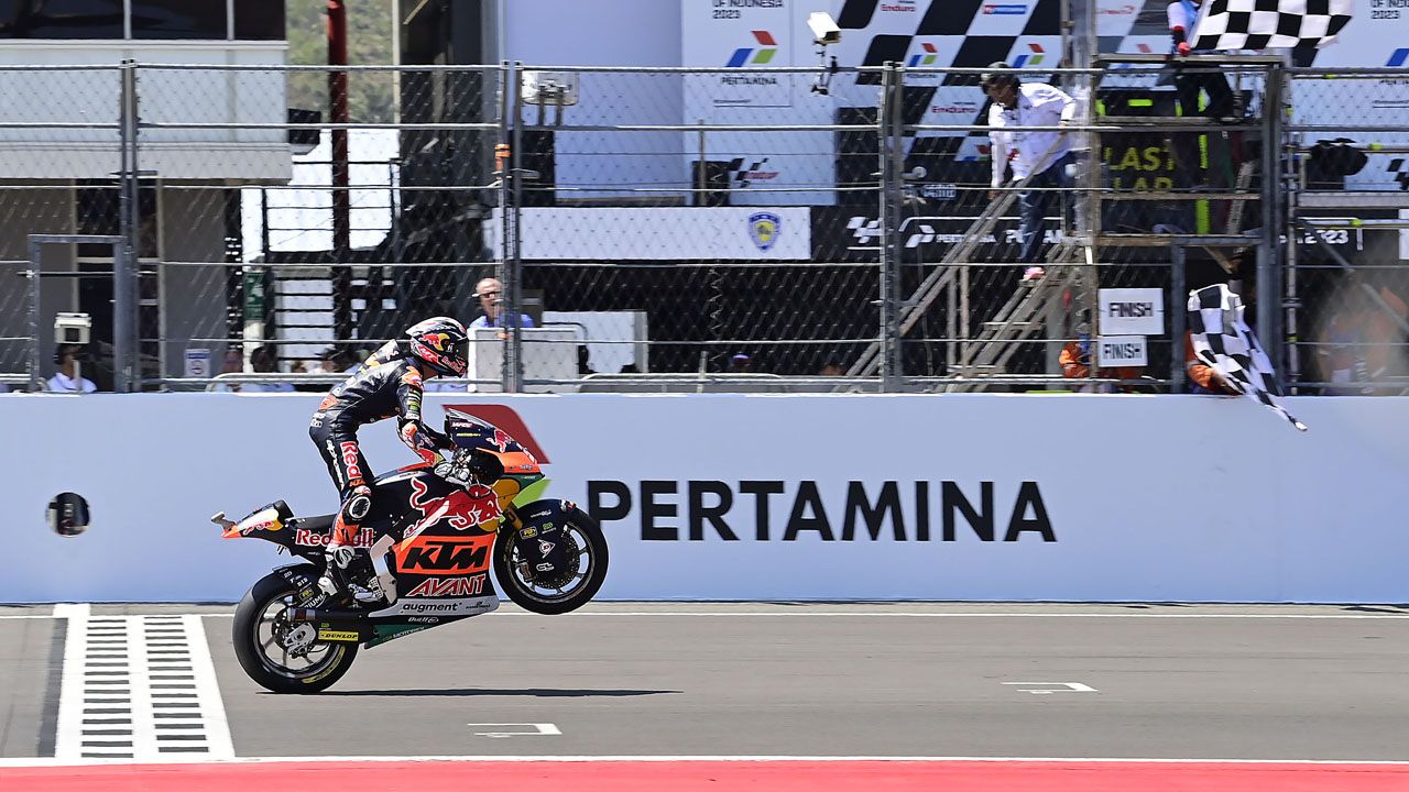 Pedro Acosta ha logrado en Indonesia su séptima victoria del año en Moto2.