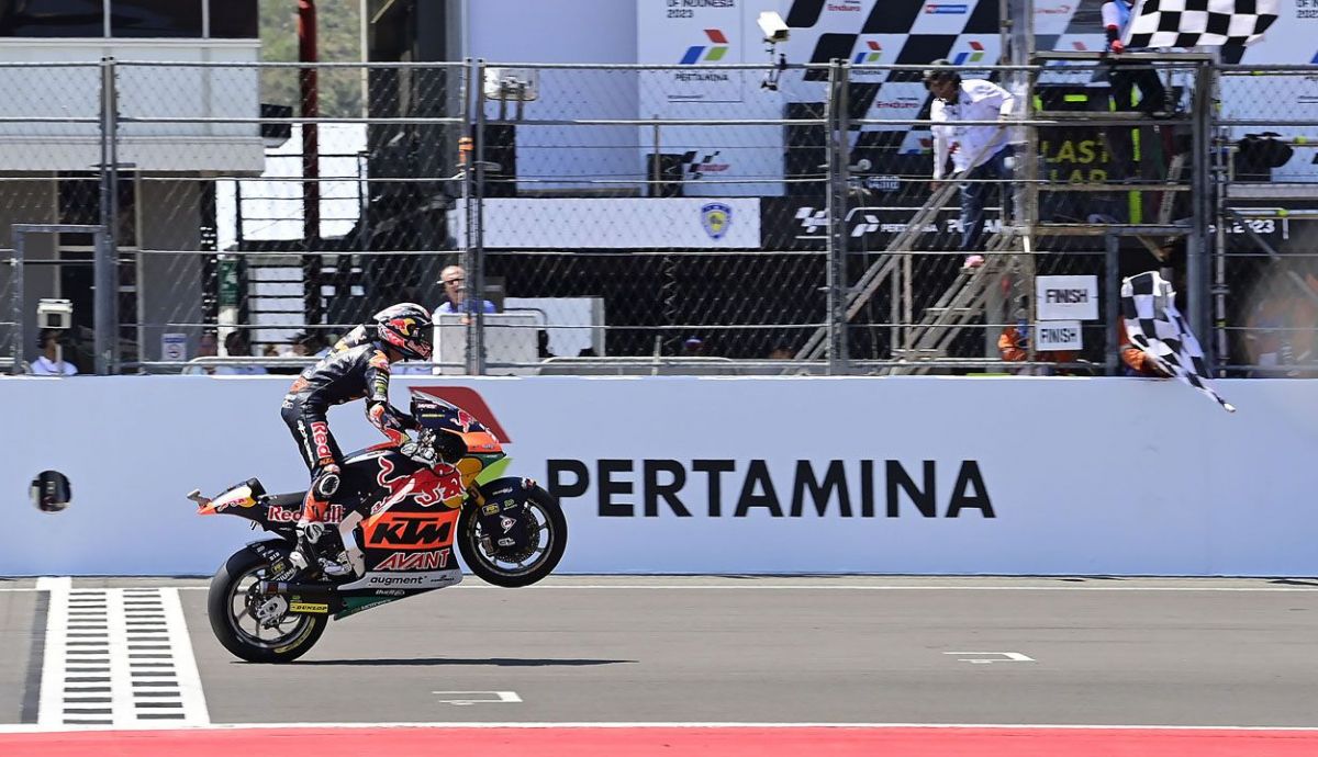 Pedro Acosta ha logrado en Indonesia su séptima victoria del año en Moto2.