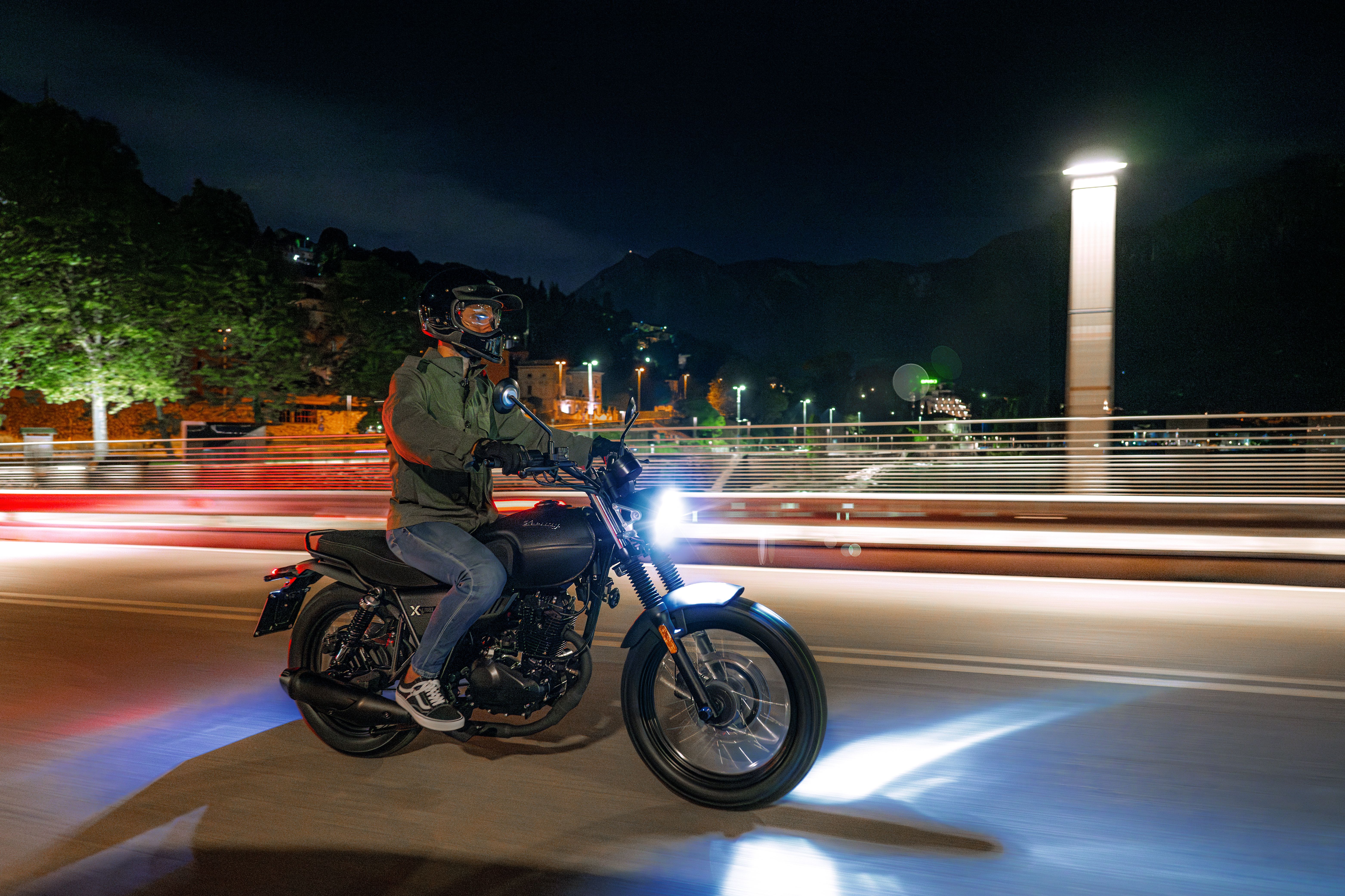 Keeway X Light 125  (19)