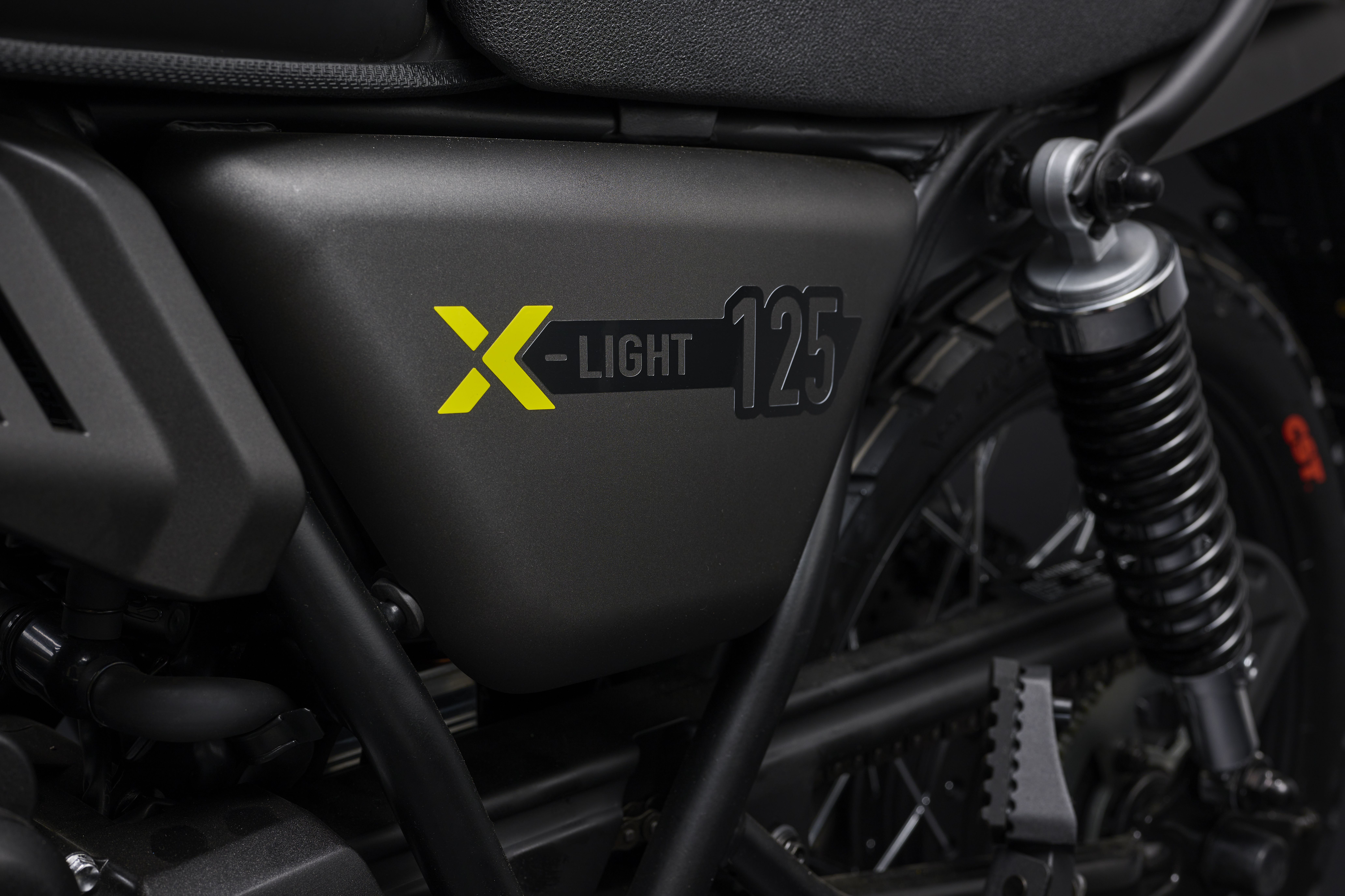 Keeway x Light 125 estatica (10)