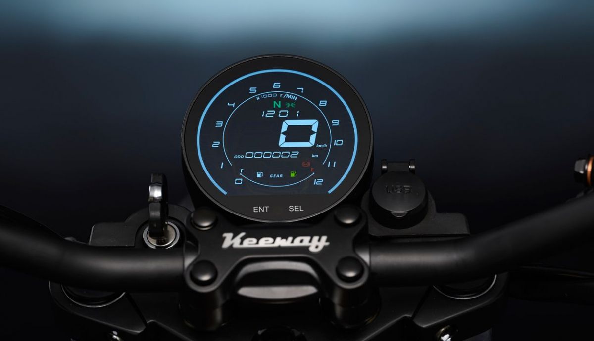 Keeway x Light 125 estatica (18)