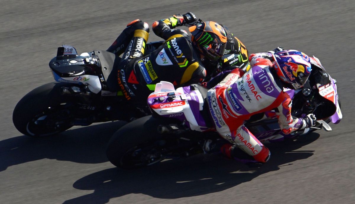 Jorge Martín rebasa a Luca Marini en el Sprint Jorge Martín rebasa a Luca Marini en el Sprint