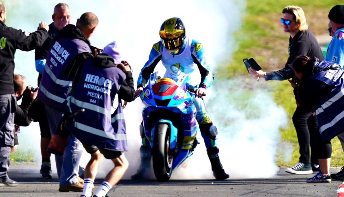 Owen Jenner conquistó el National Junior Superstock del BSB Owen Jenner conquistó el National Junior Superstock del BSB