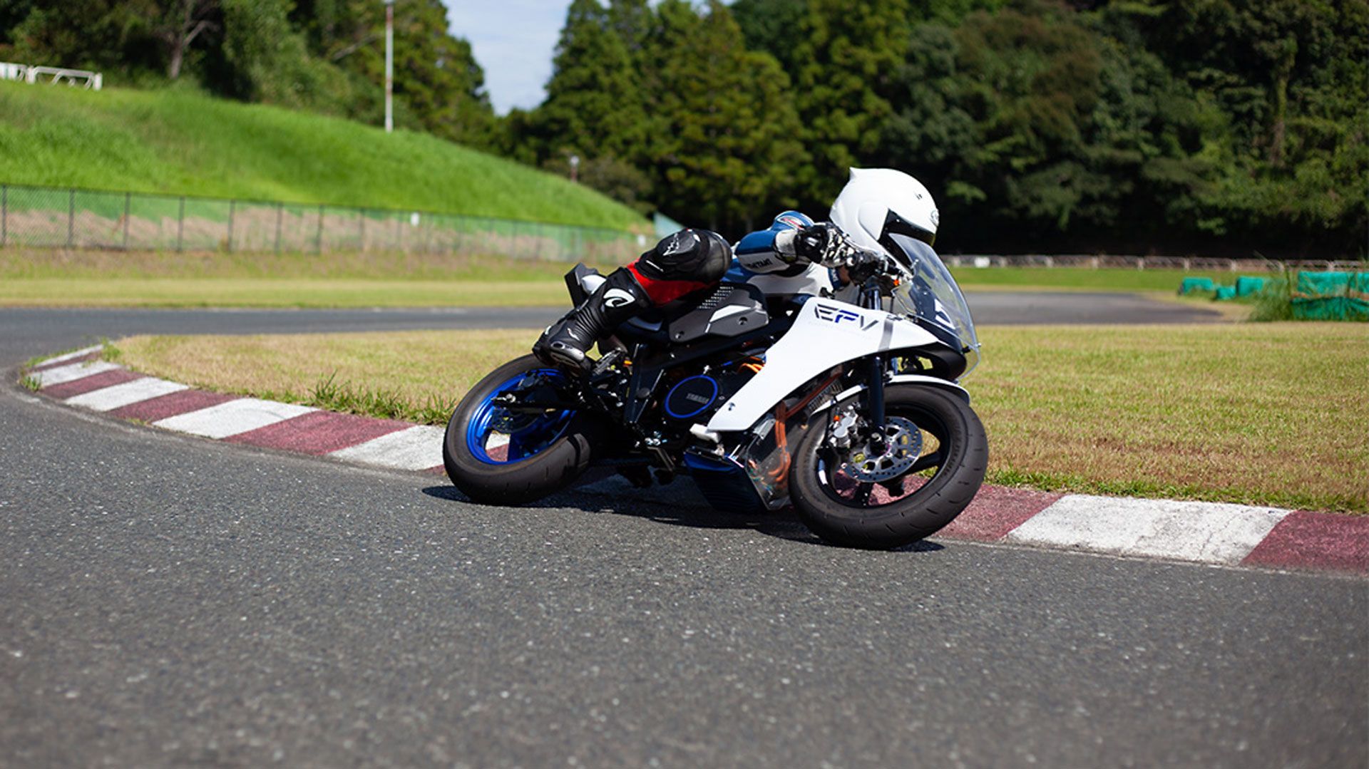Yamaha EF V (16)