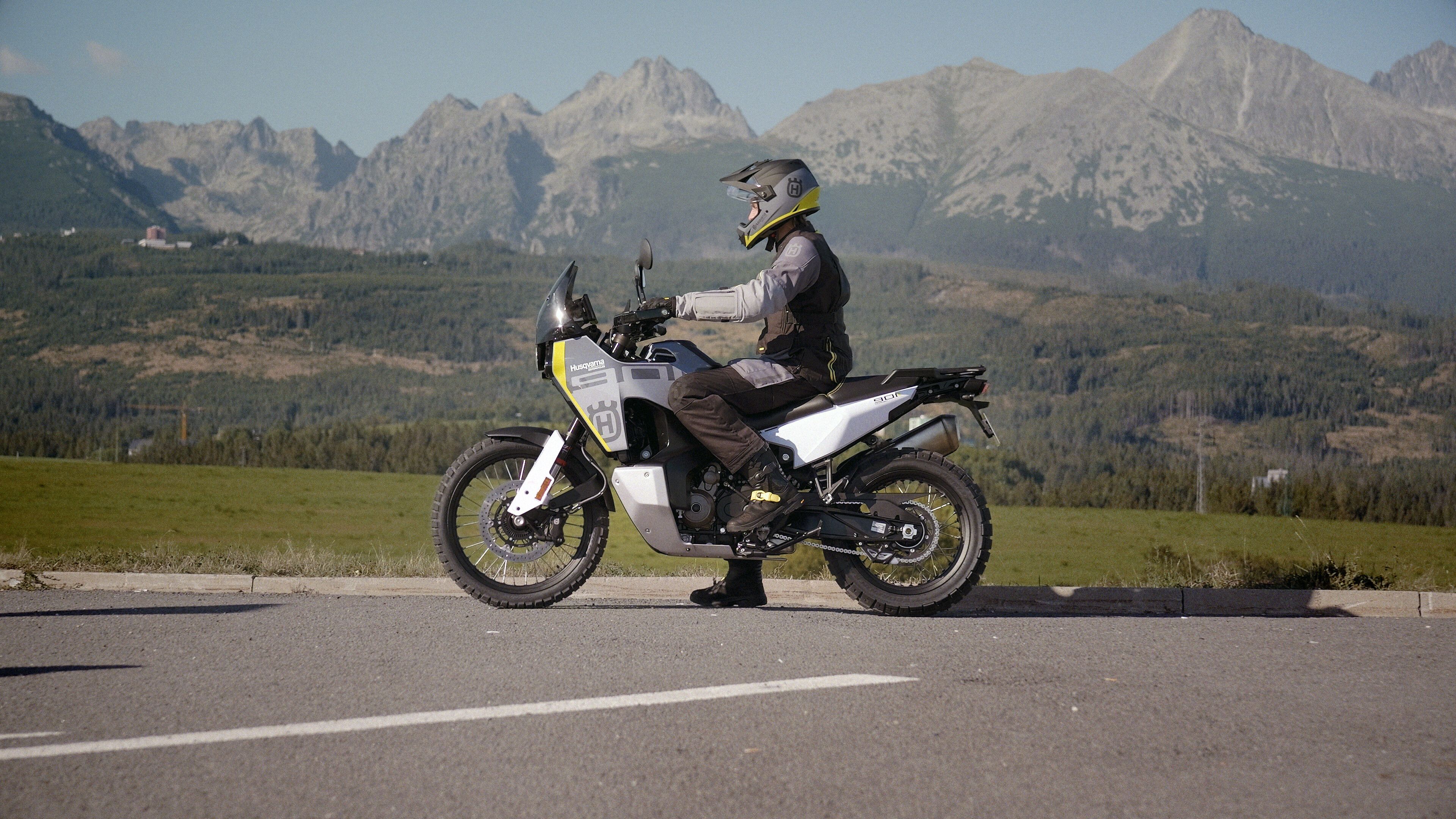 Fotos Husqvarna Norden 901 2024