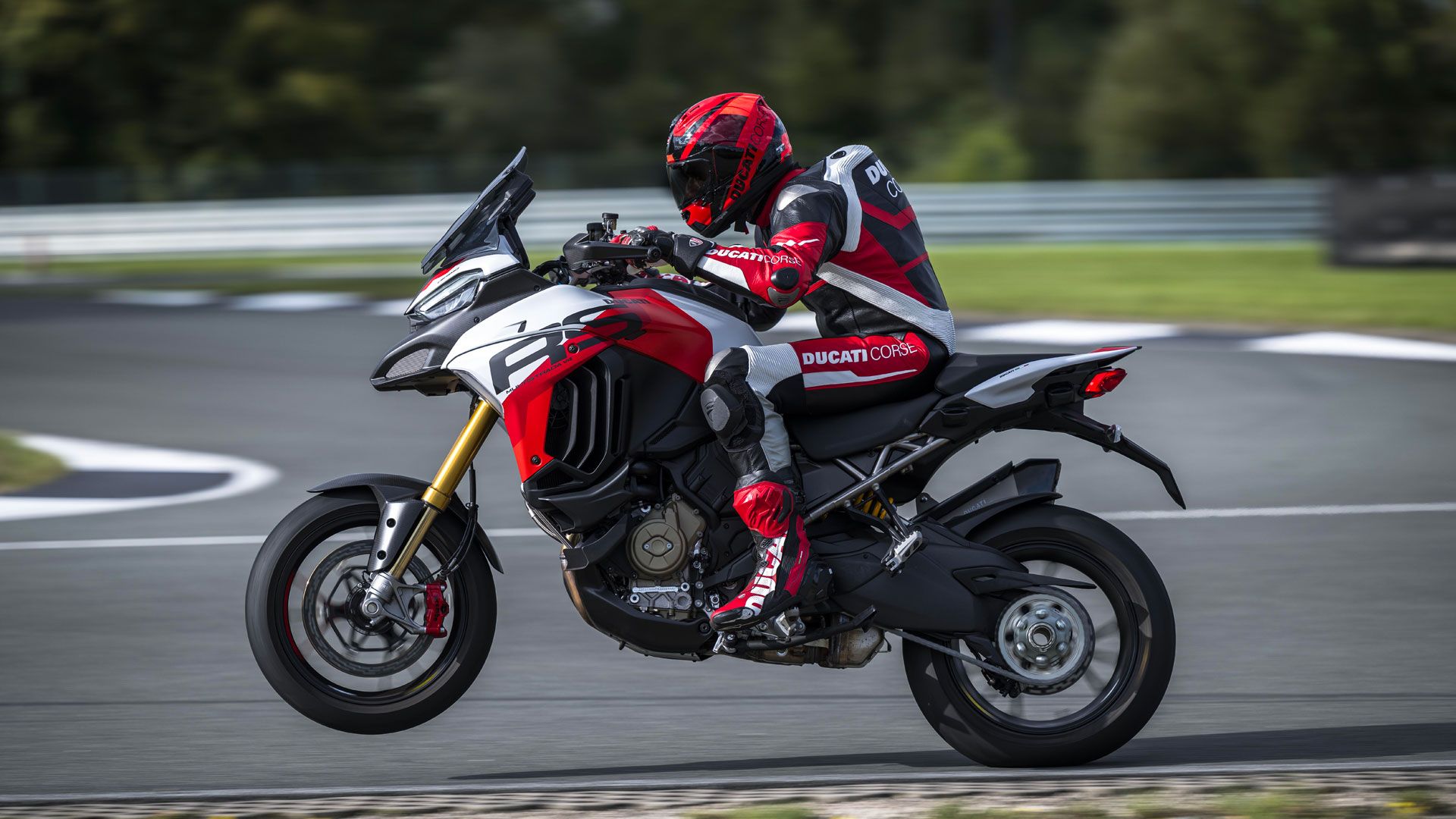 Ducati Multistrada V4 RS 2024 accion (5)