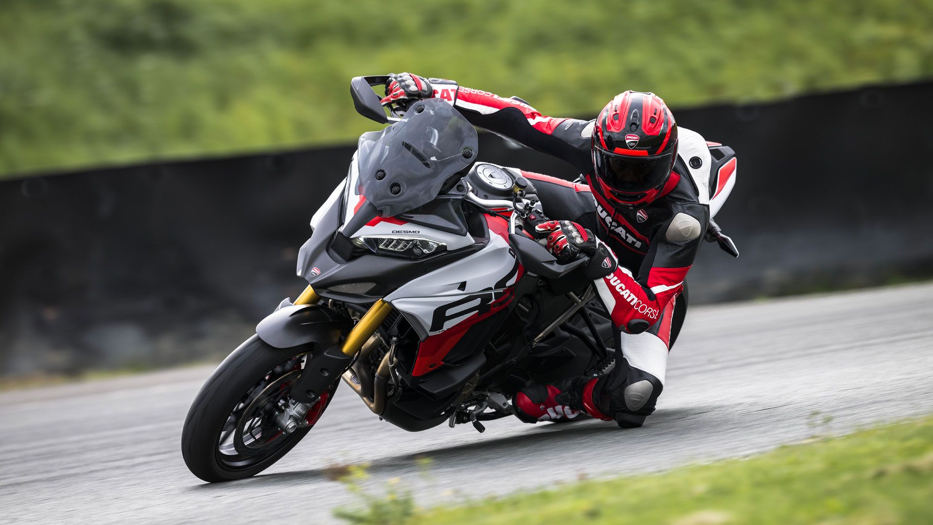 Ducati Multistrada V4 RS 2024 accion (7)